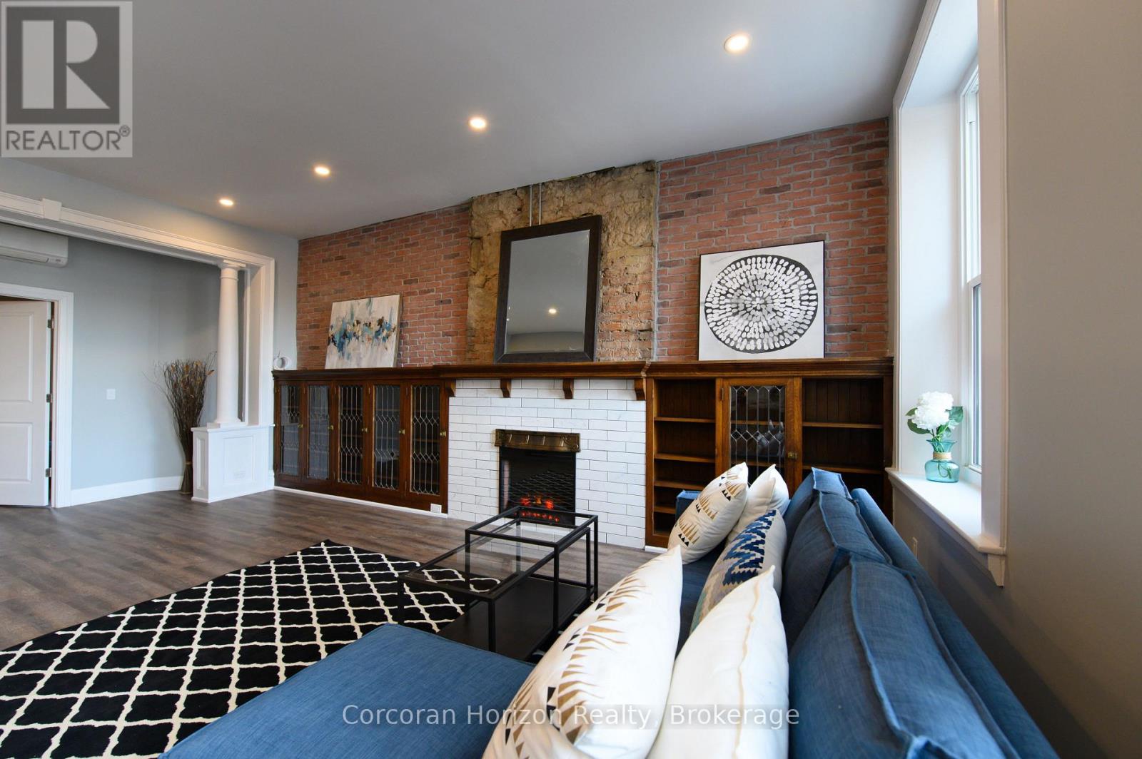 148 James Street S Property Photo 26