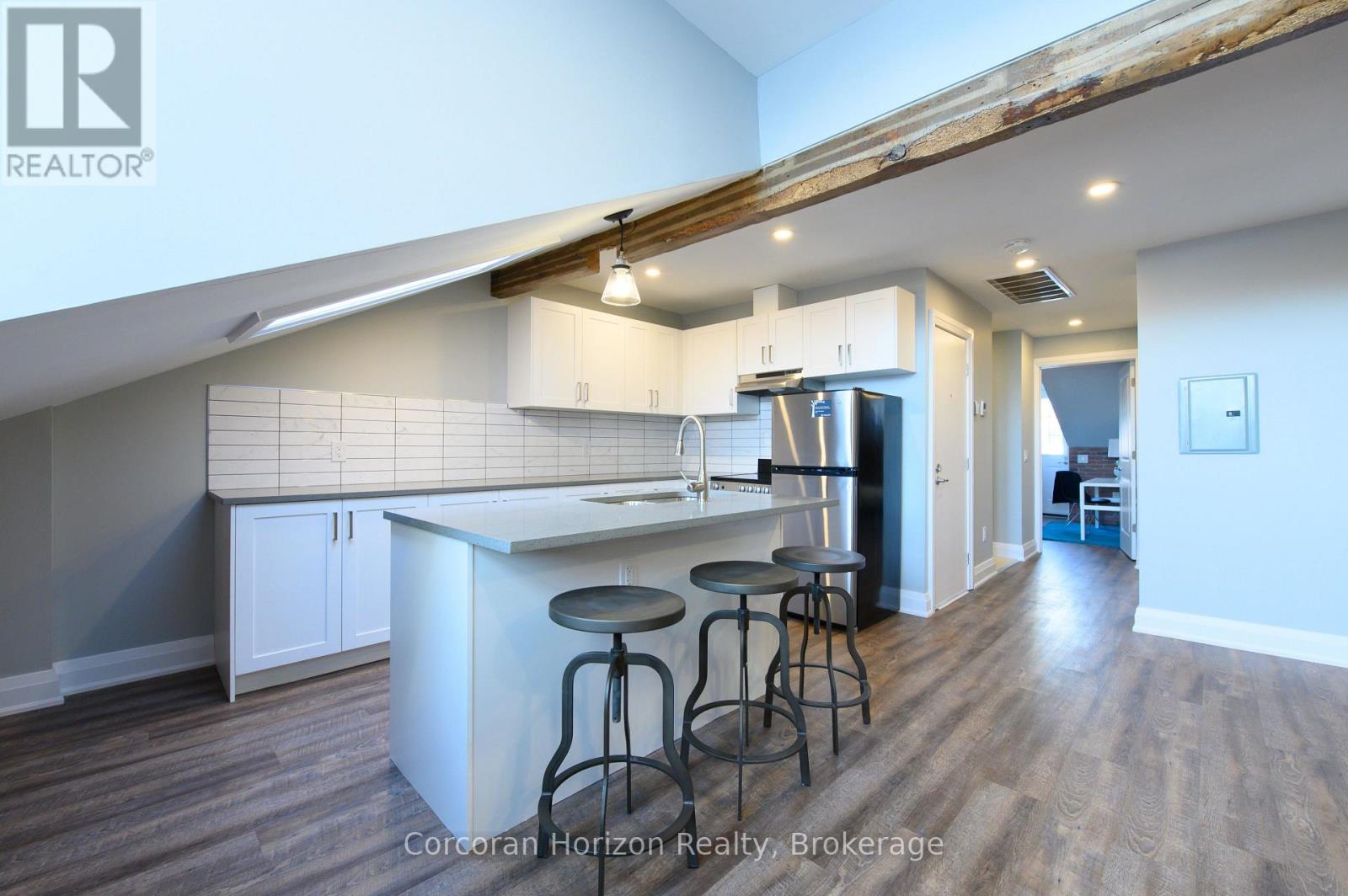 148 James Street S Property Photo 29