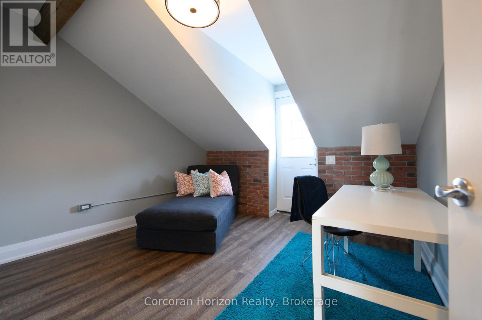 148 James Street S Property Photo 30