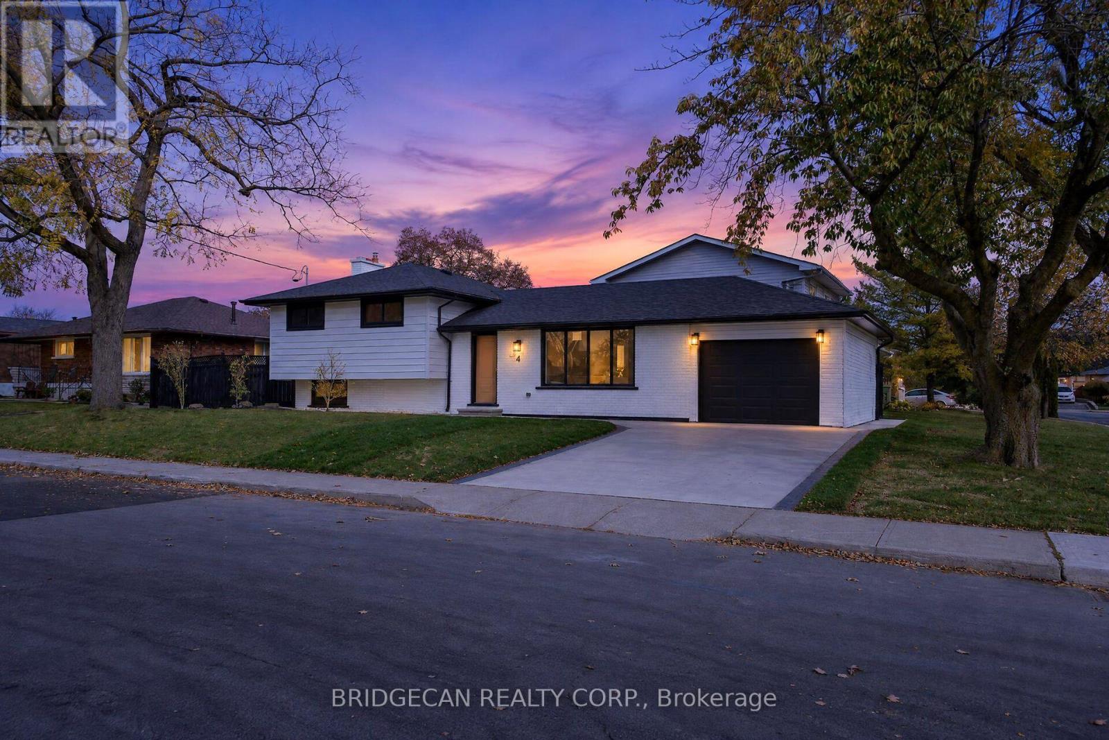 4 Bermuda Court Property Photo 1