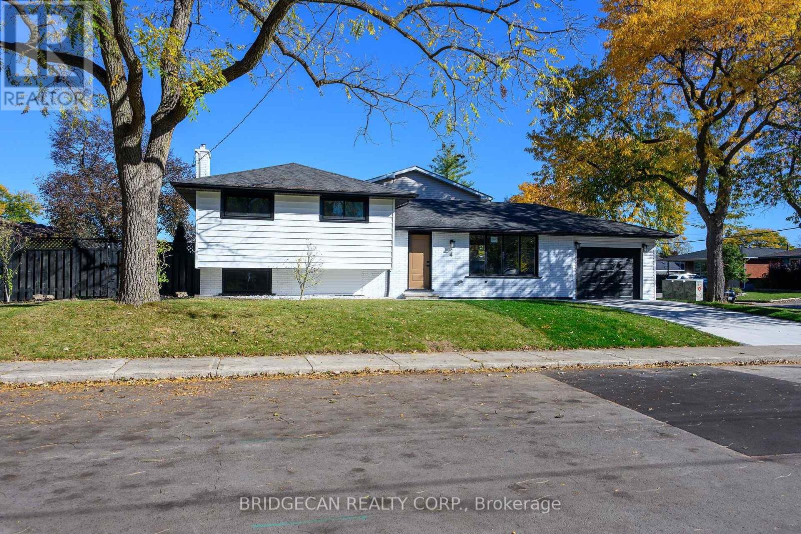 4 Bermuda Court Property Photo 2