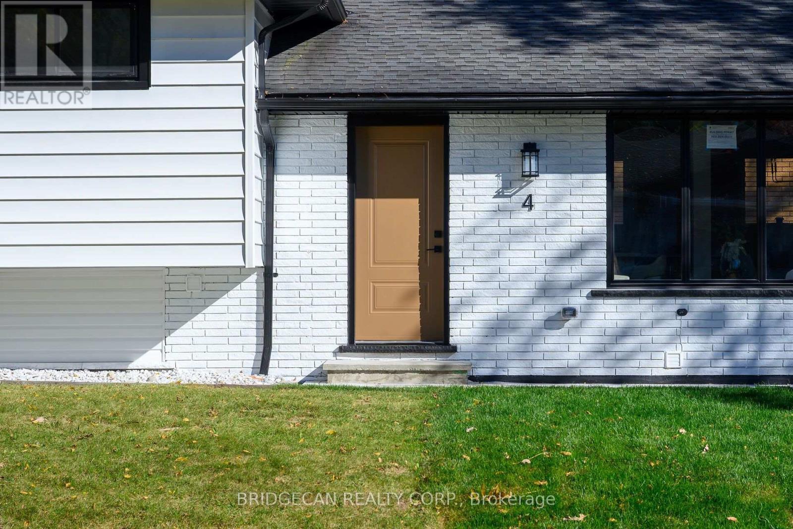 4 Bermuda Court Property Photo 3