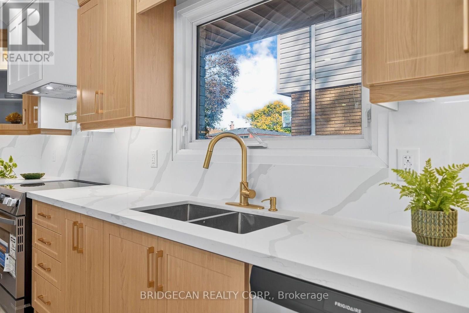 4 Bermuda Court Property Photo 8