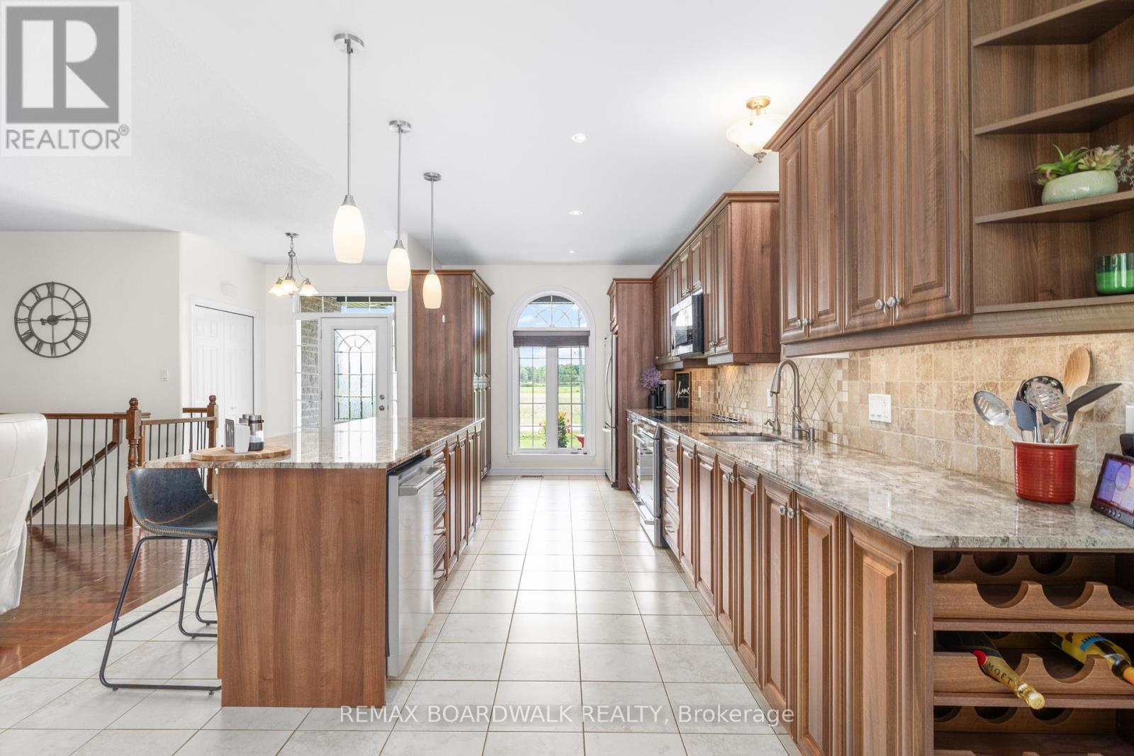 6671 Third Line Road Property Photo 10