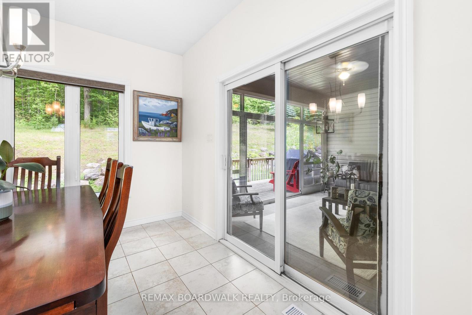 6671 Third Line Road Property Photo 14