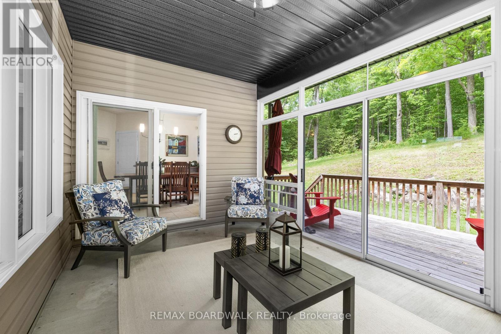 6671 Third Line Road Property Photo 16