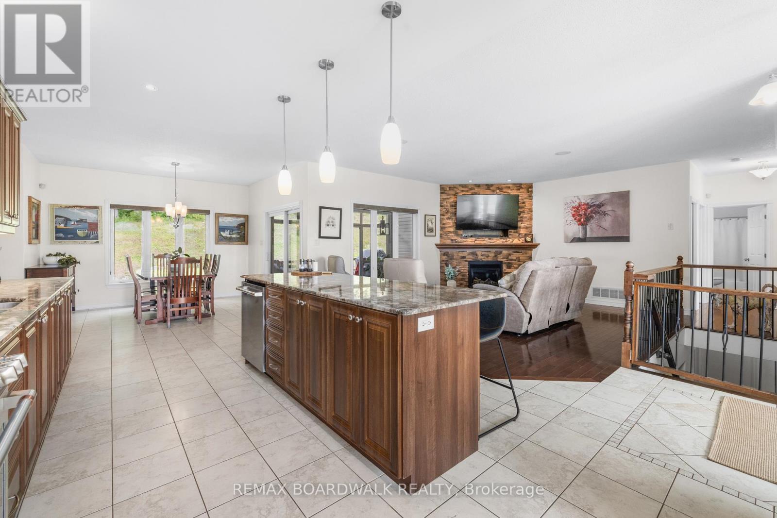 6671 Third Line Road Property Photo 21