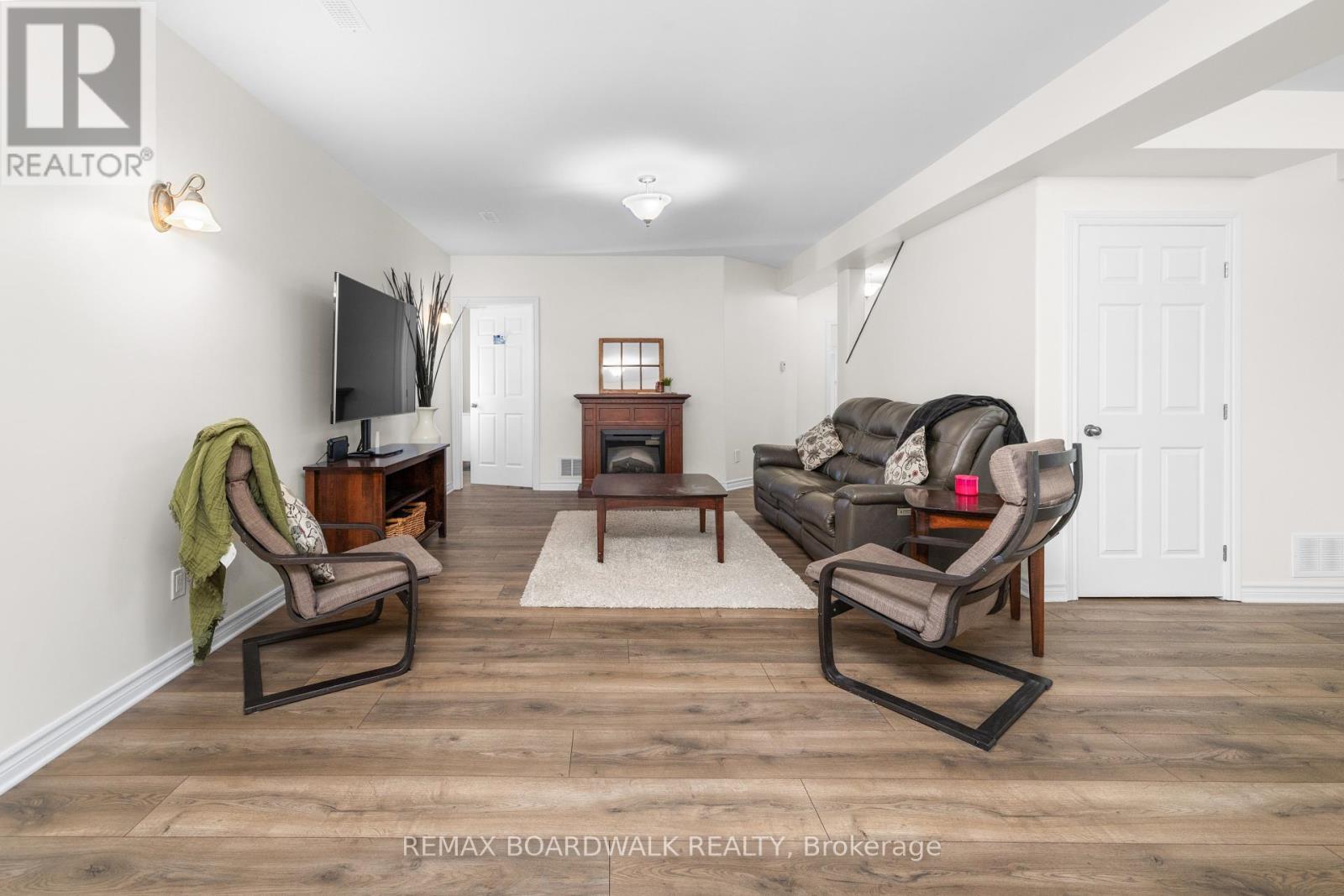 6671 Third Line Road Property Photo 36