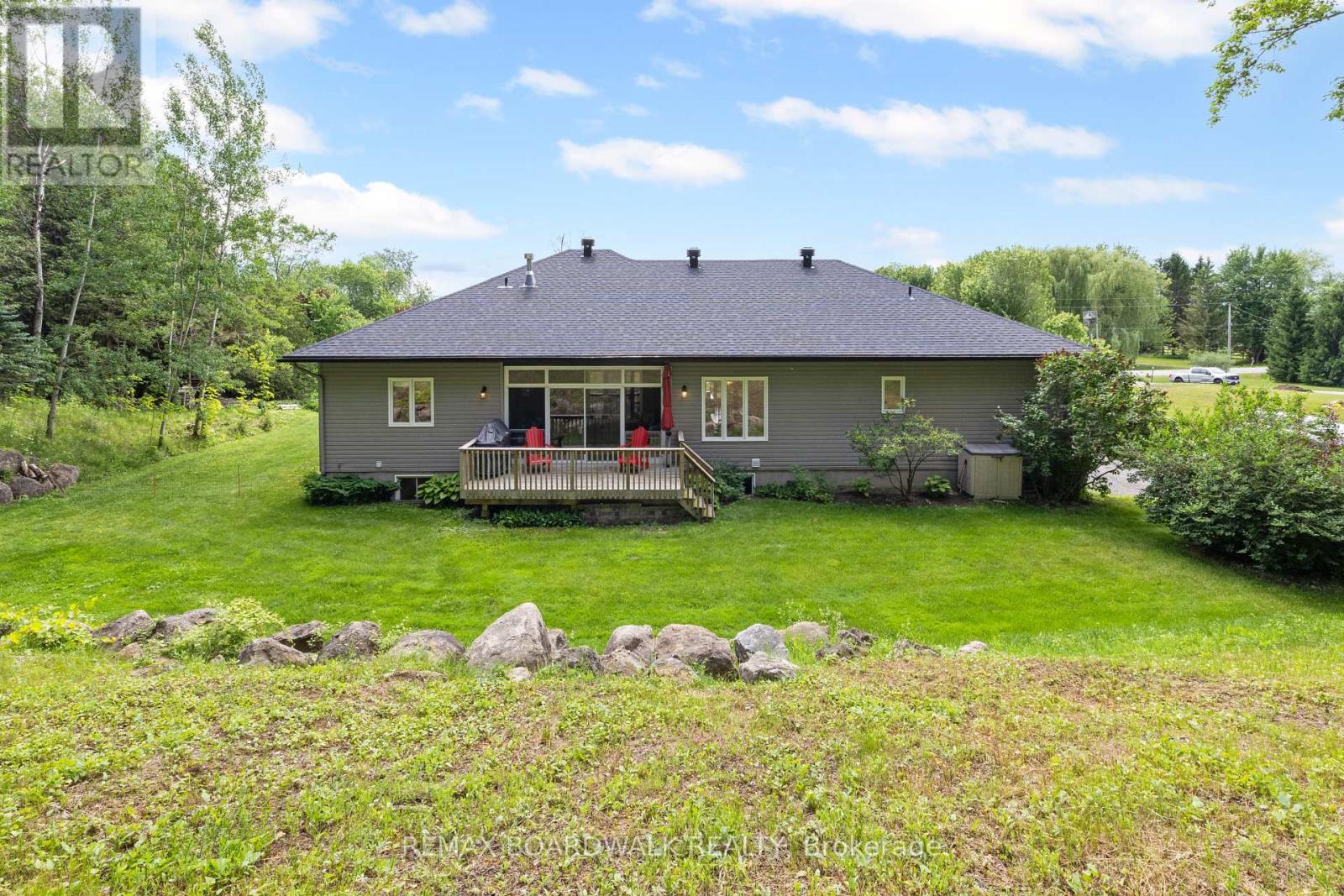 6671 Third Line Road Property Photo 45