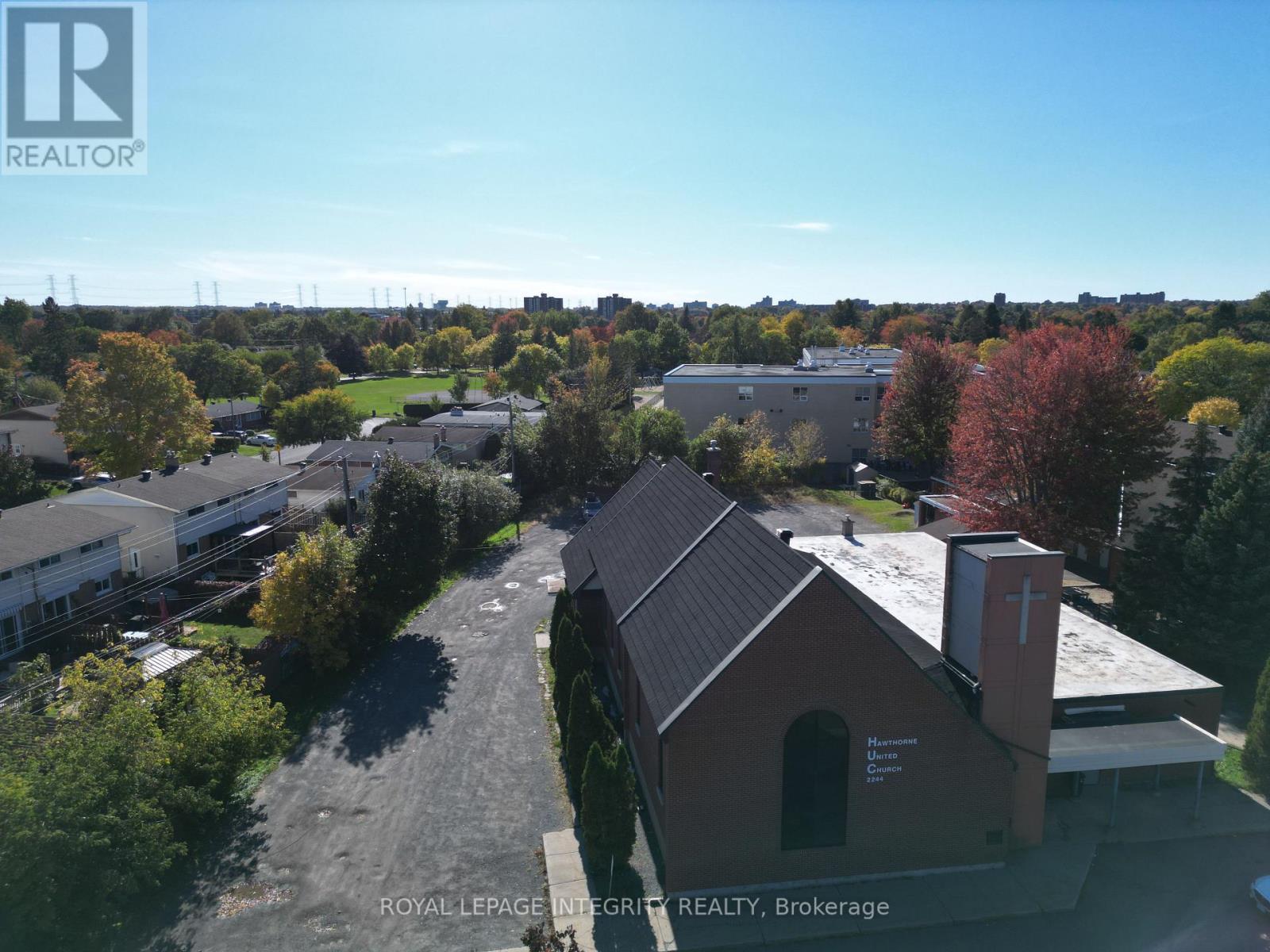 2 - 2244 Russell Road Property Photo 9