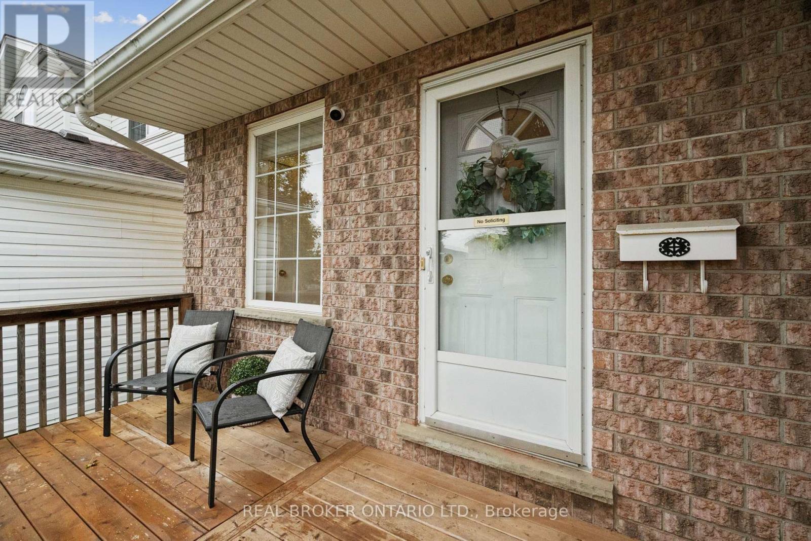 46 Chesterton Lane Property Photo 2