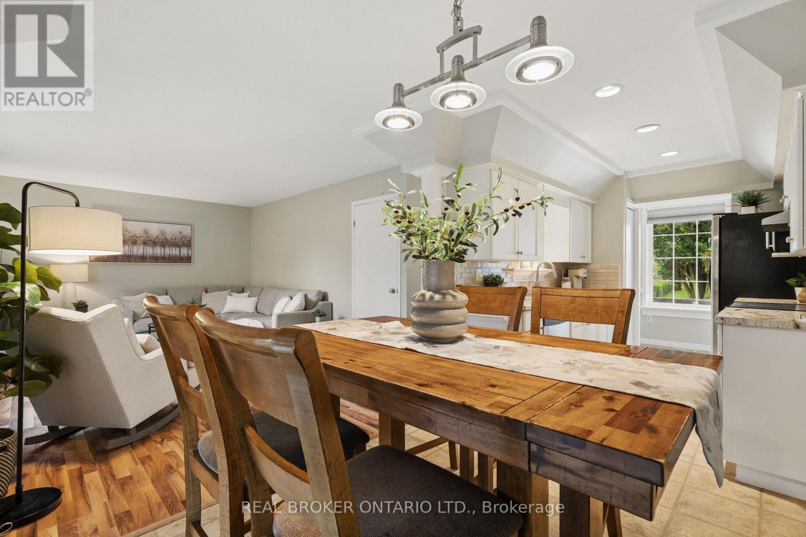 46 Chesterton Lane Property Photo 8