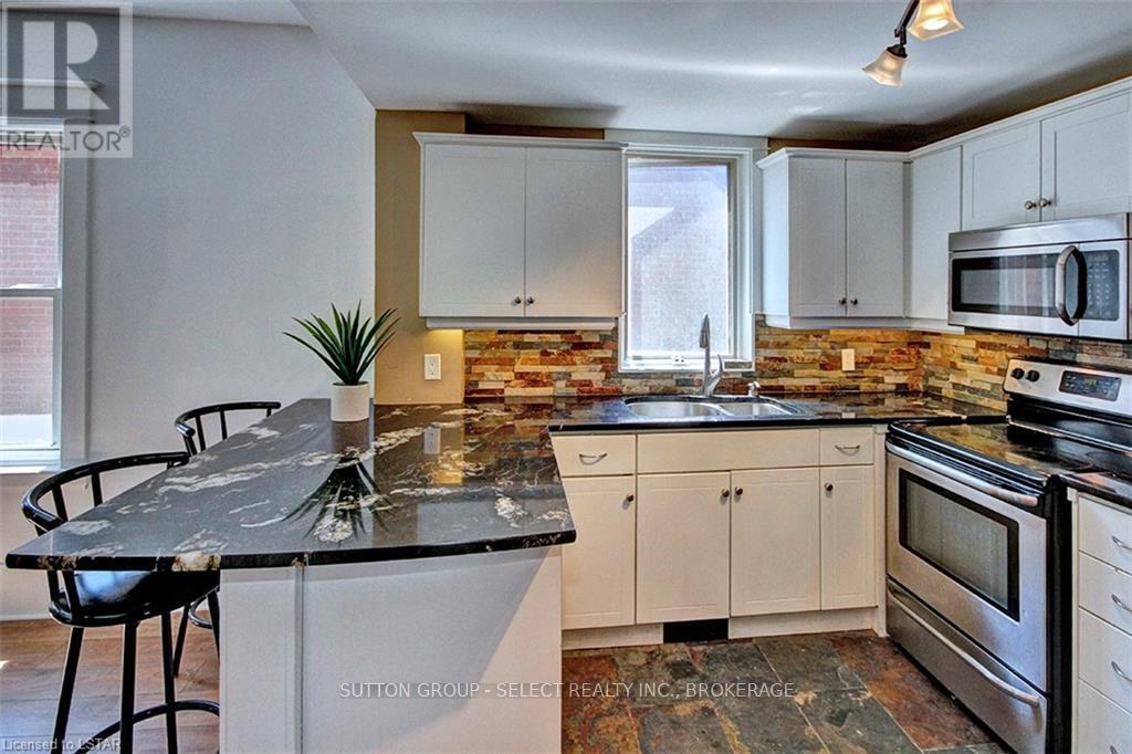 67 Hyla Street Property Photo 9