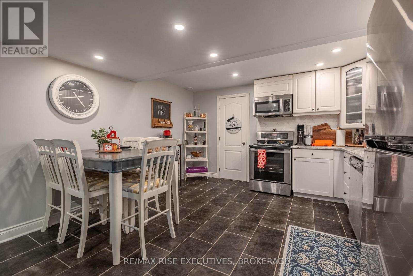 1388 Ottawa Street Property Photo 4
