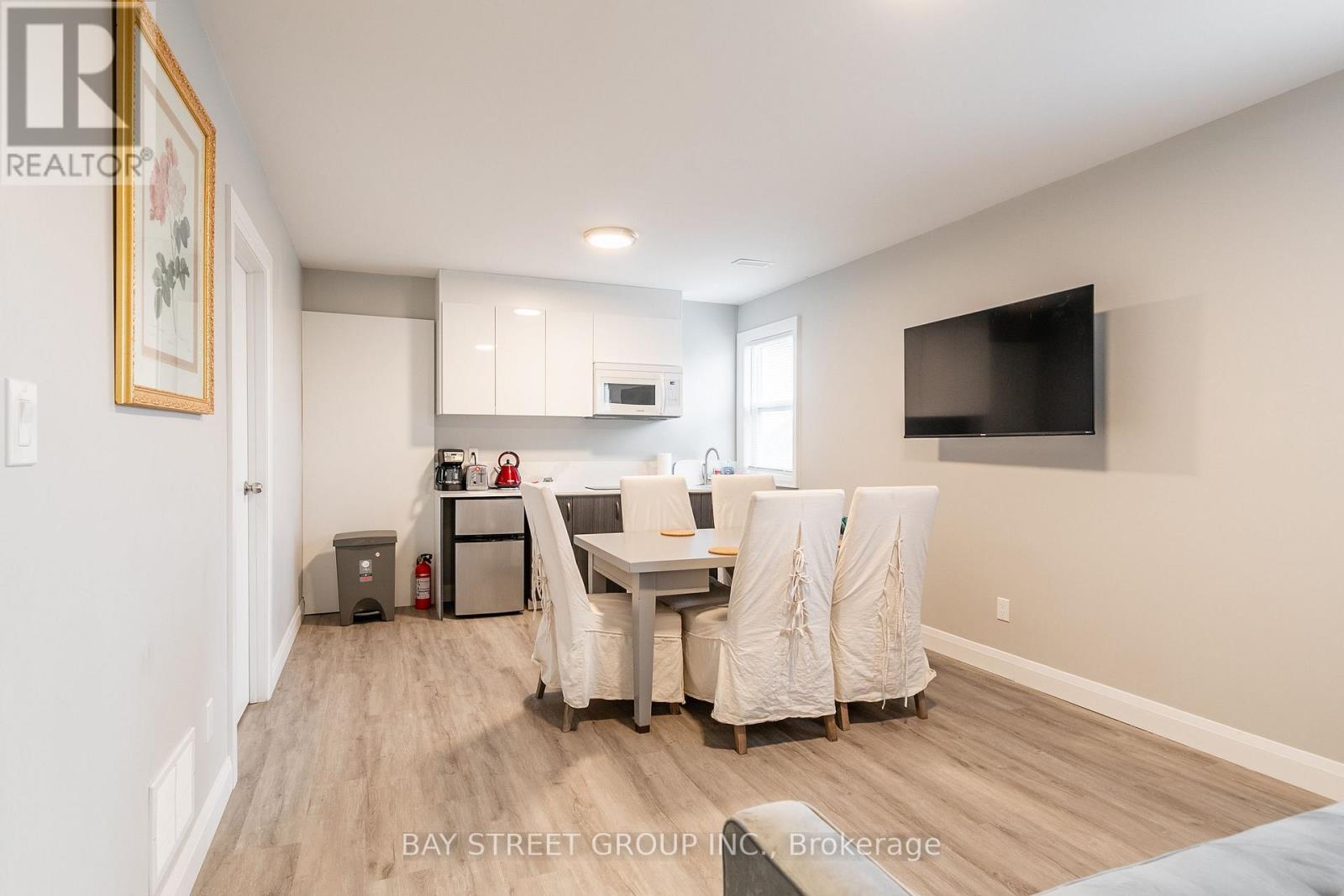 Unit C - 5757 Stanley Avenue Property Photo 3