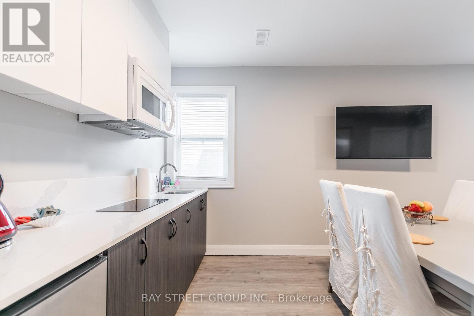 Unit C - 5757 Stanley Avenue Property Photo 5