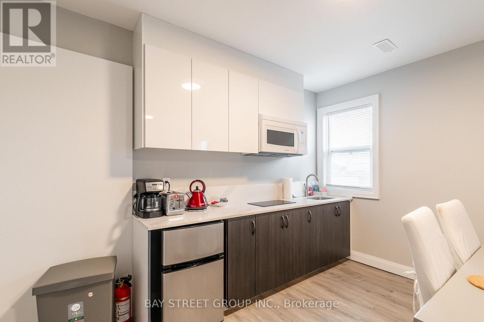 Unit C - 5757 Stanley Avenue Property Photo 7