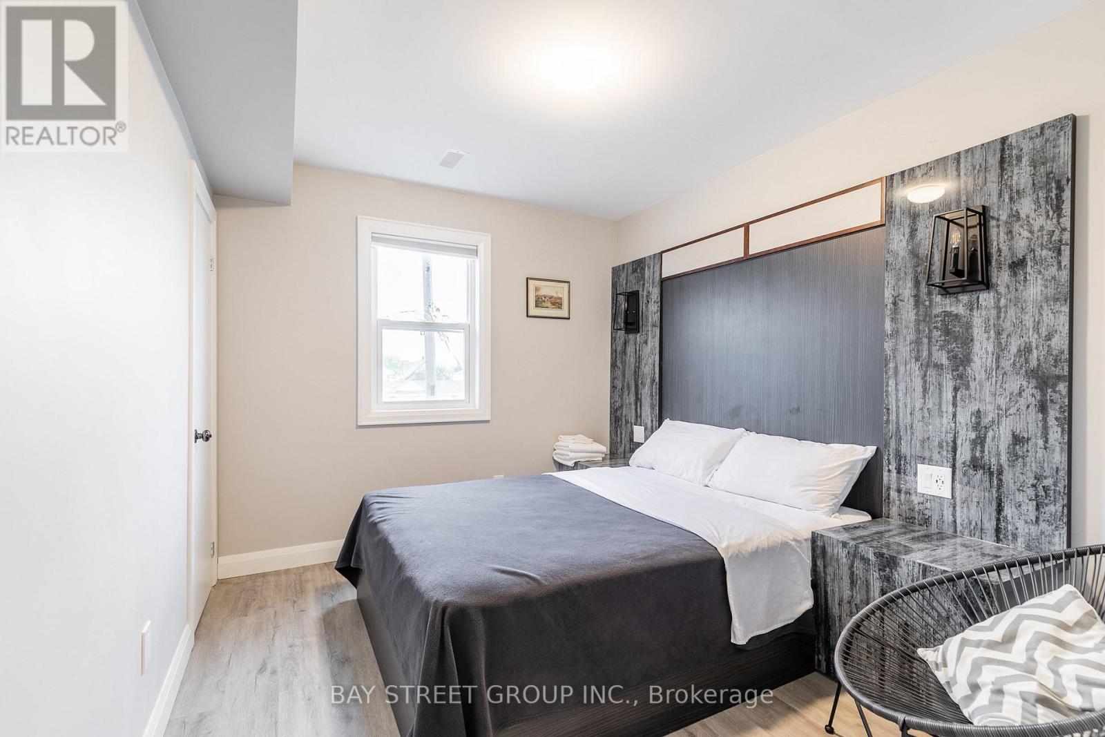 Unit C - 5757 Stanley Avenue Property Photo 14