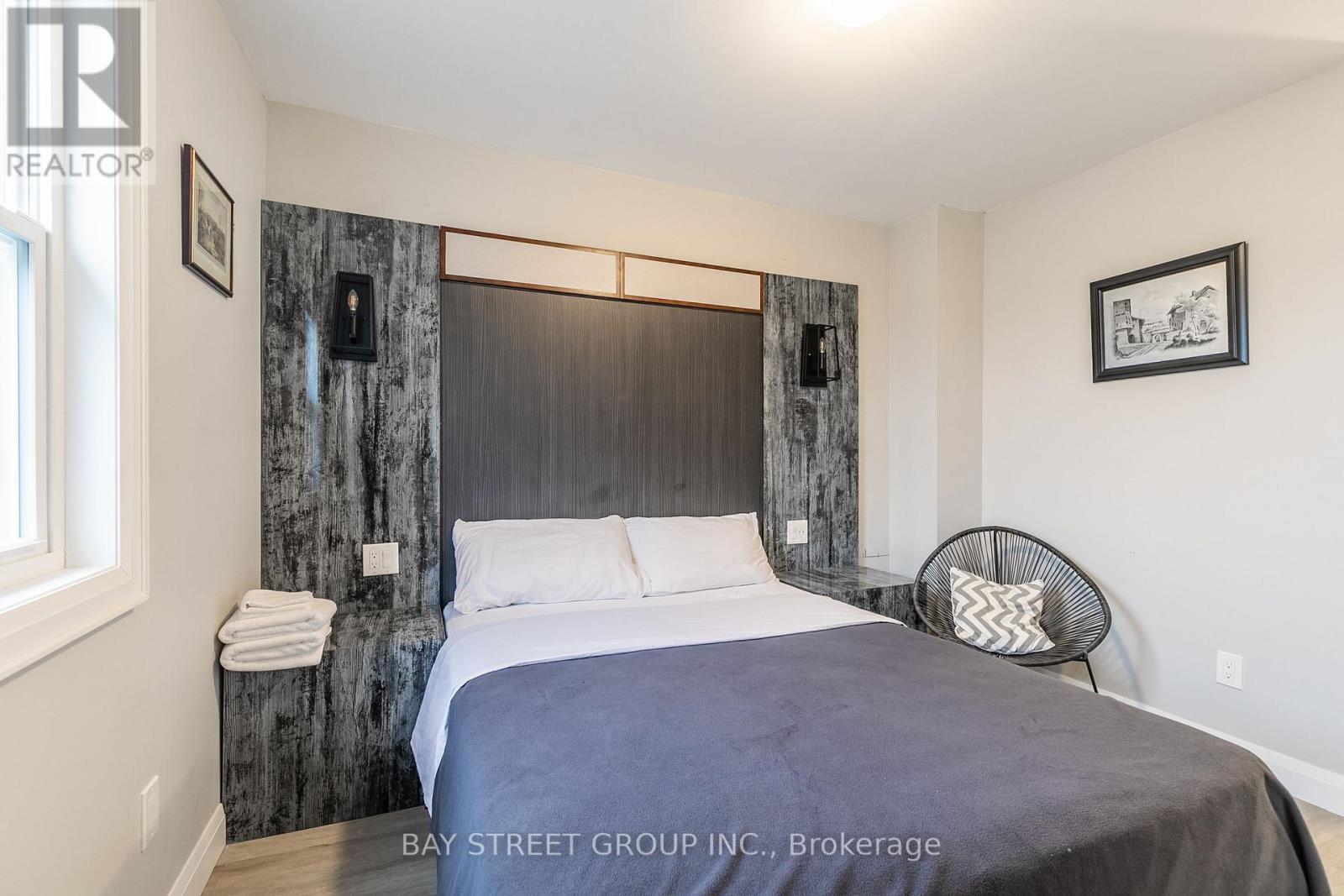 Unit C - 5757 Stanley Avenue Property Photo 16