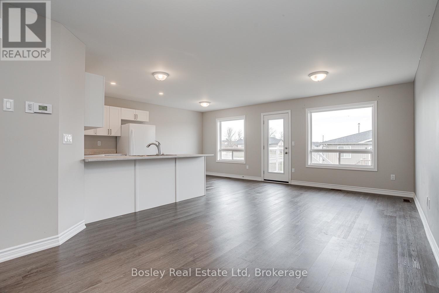 11 Tolman Street Property Photo 7