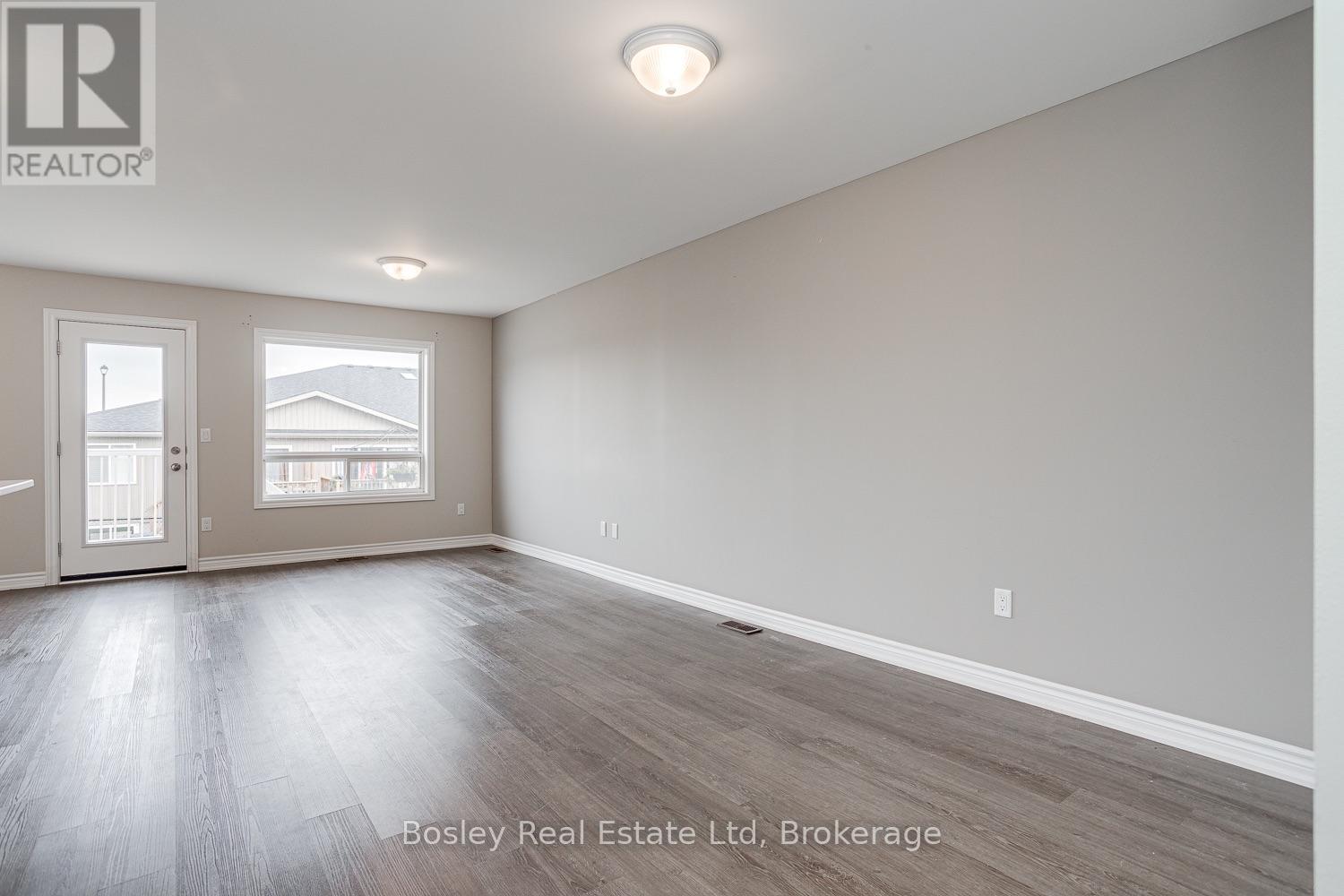 11 Tolman Street Property Photo 9