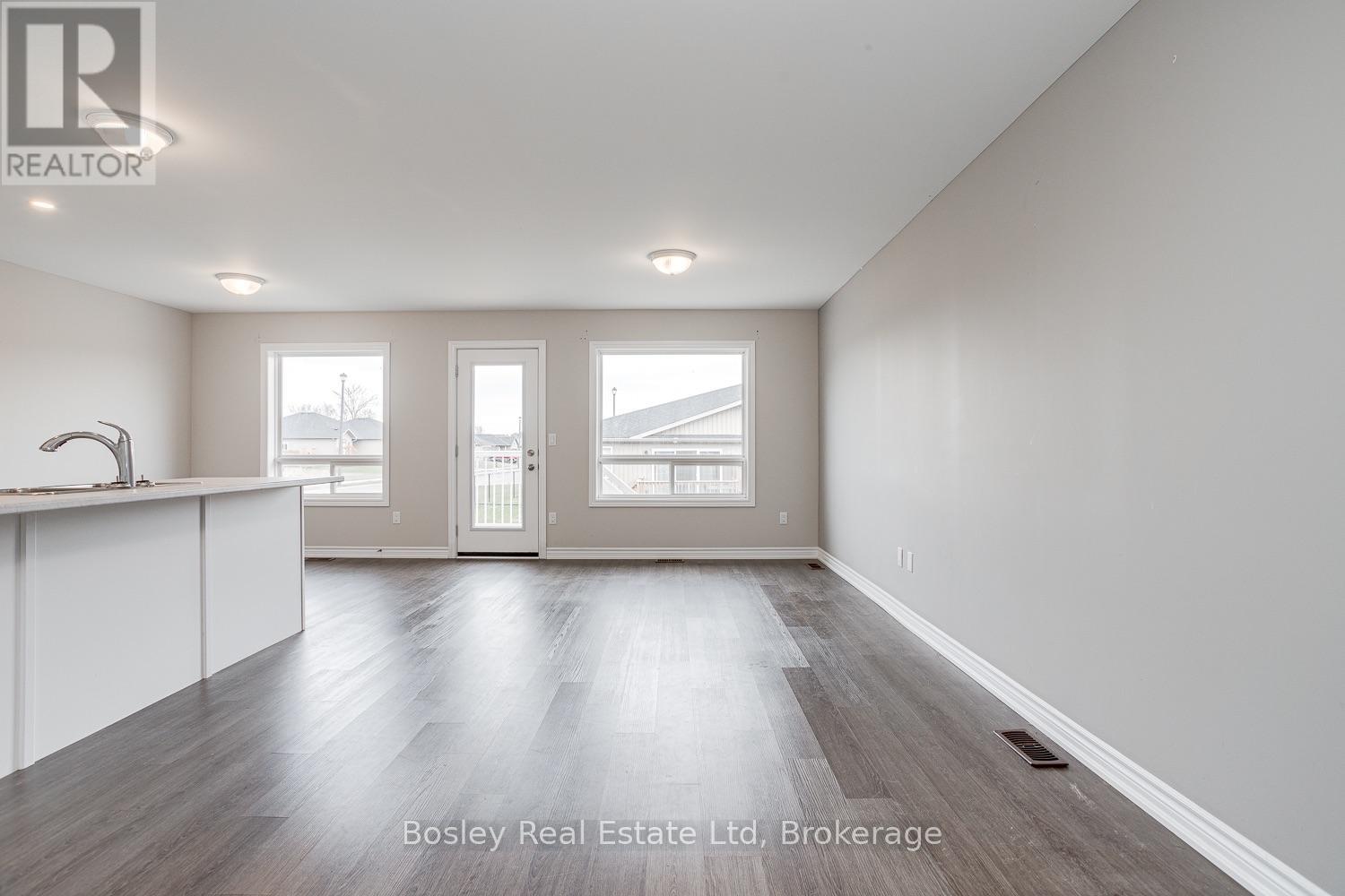 11 Tolman Street Property Photo 11