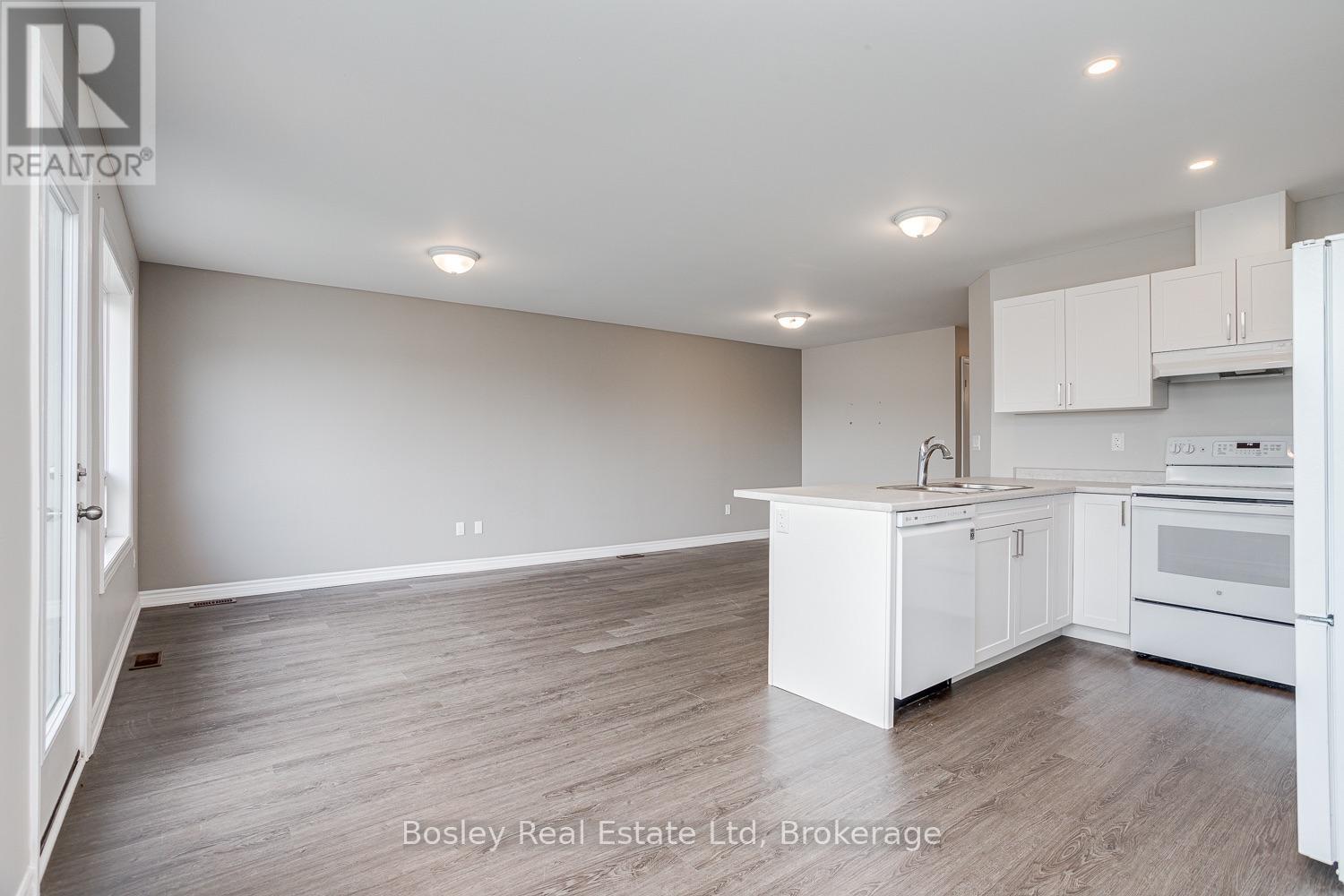 11 Tolman Street Property Photo 14