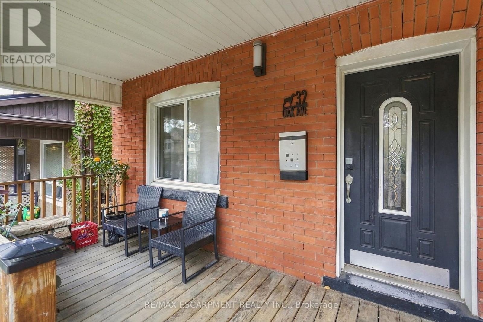 32 Oak Avenue Property Photo 3