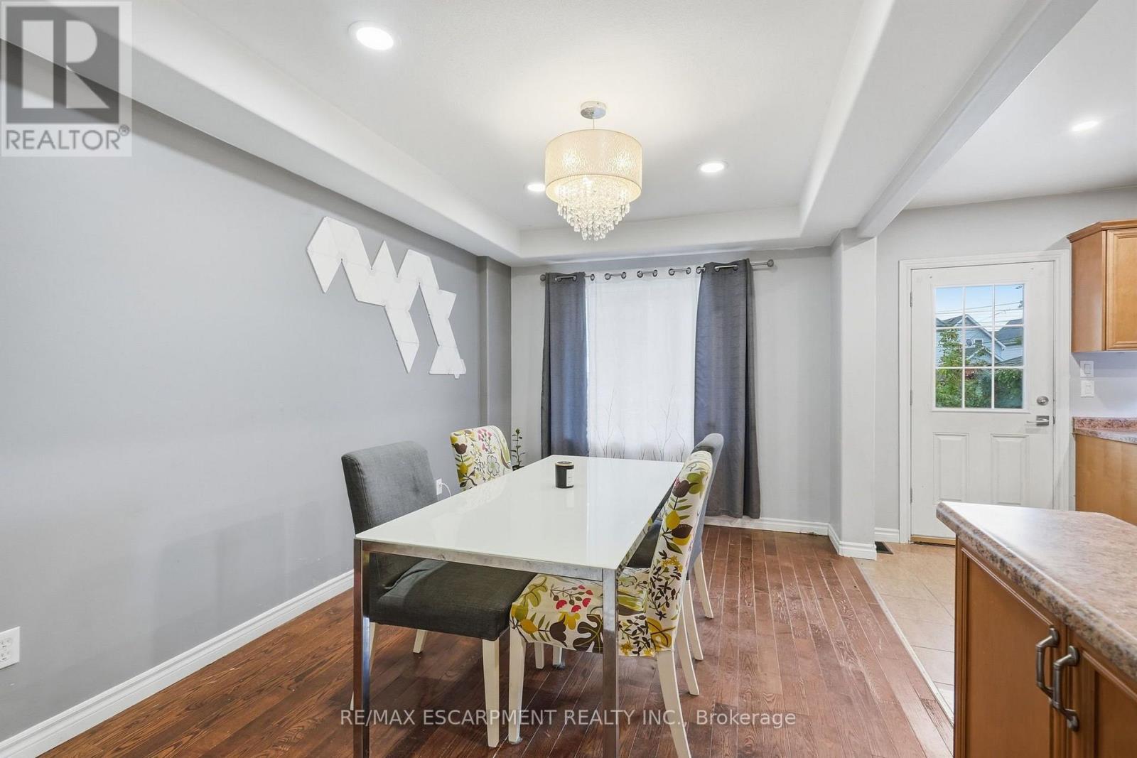 32 Oak Avenue Property Photo 10
