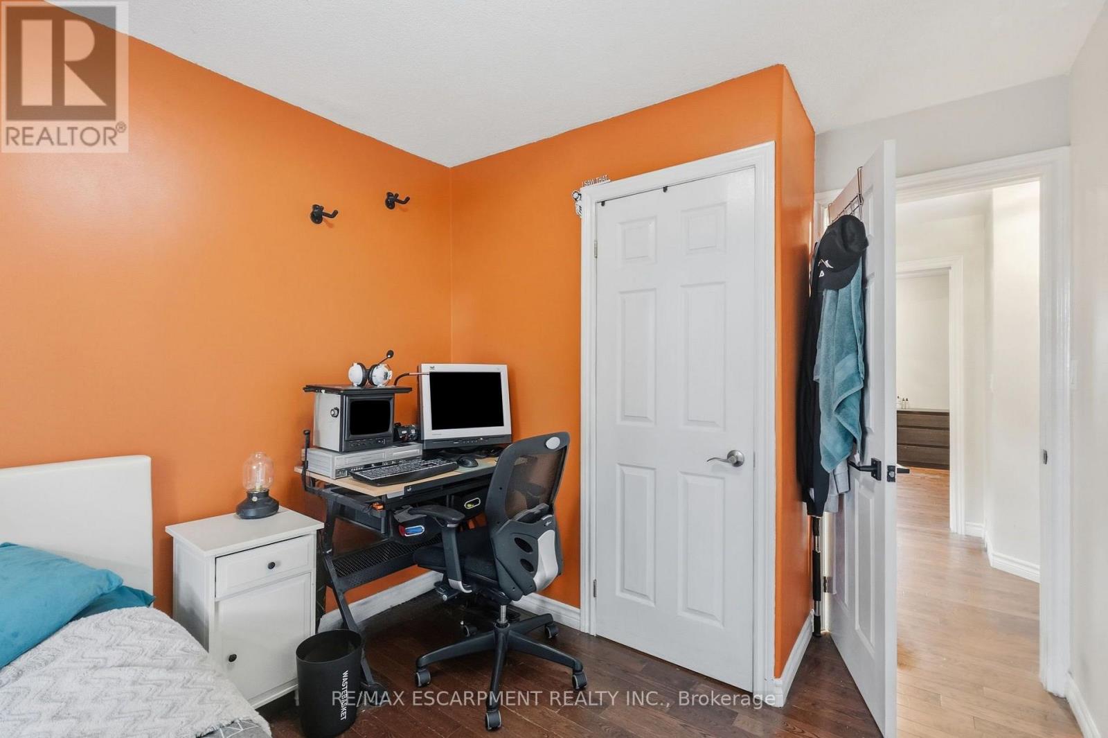 32 Oak Avenue Property Photo 25