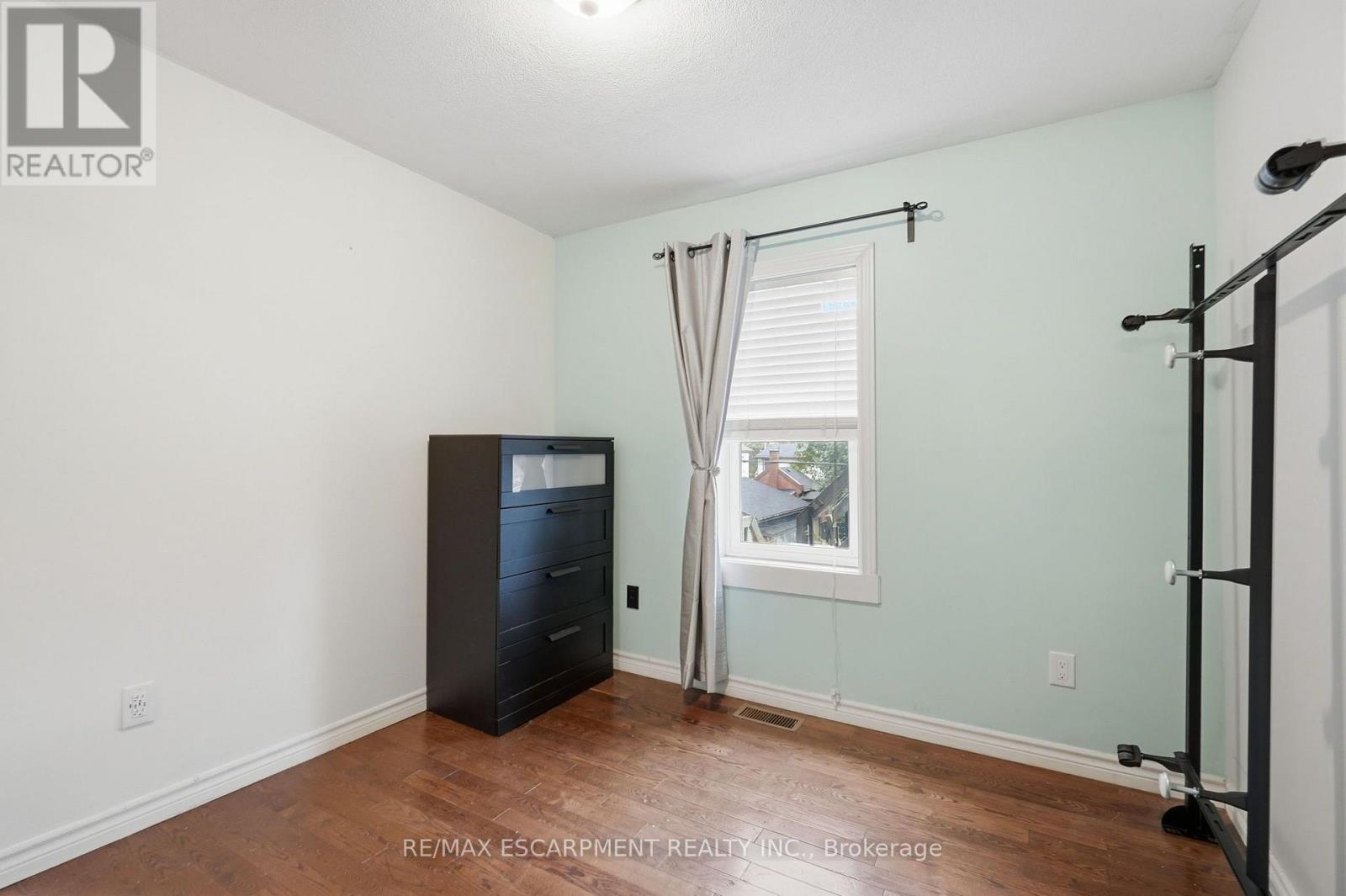 32 Oak Avenue Property Photo 26