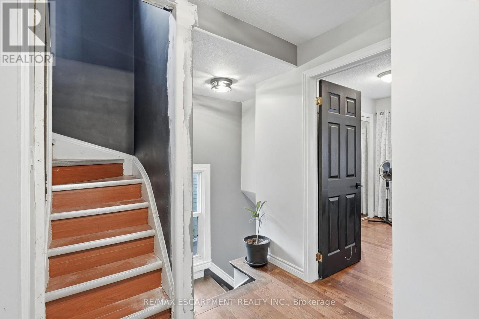 32 Oak Avenue Property Photo 28