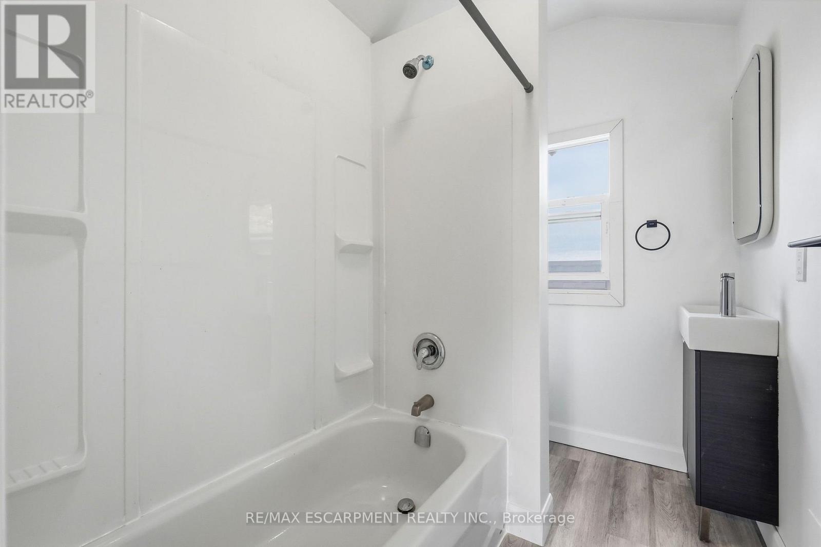 32 Oak Avenue Property Photo 32