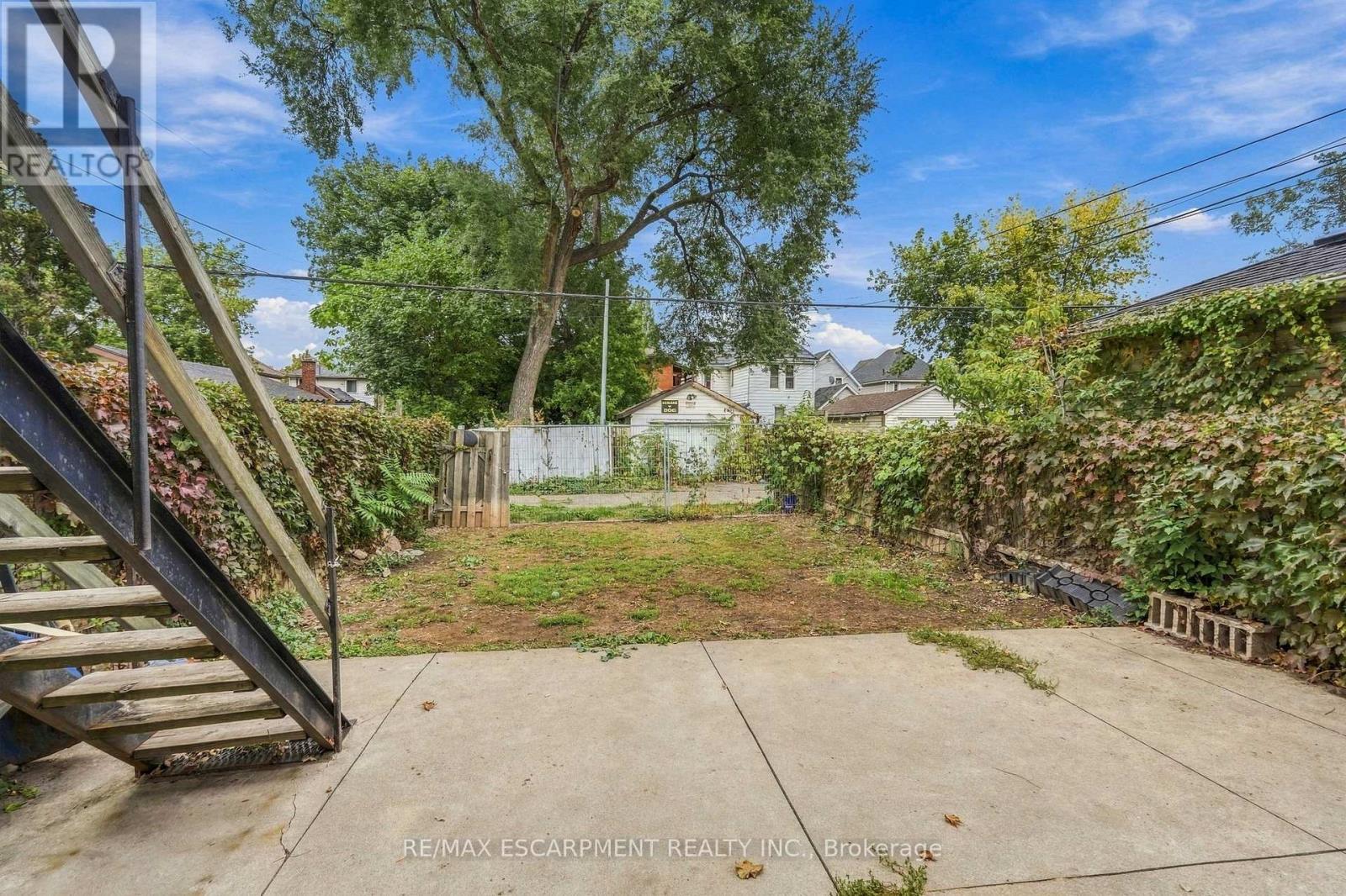 32 Oak Avenue Property Photo 42