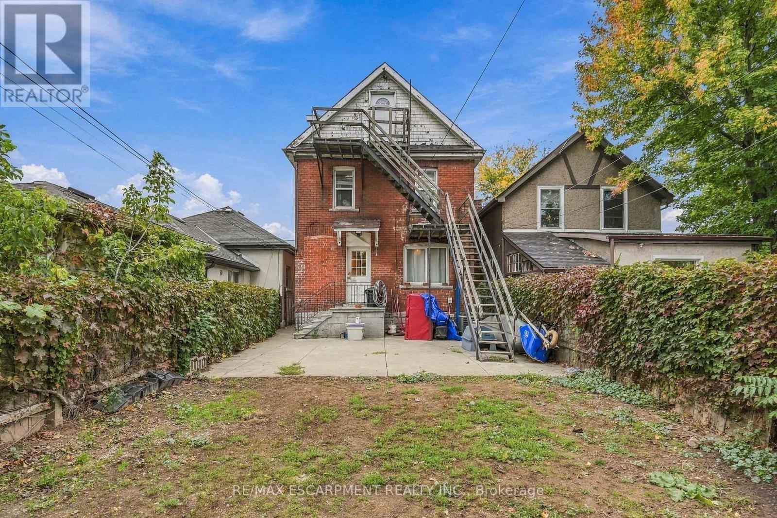32 Oak Avenue Property Photo 43