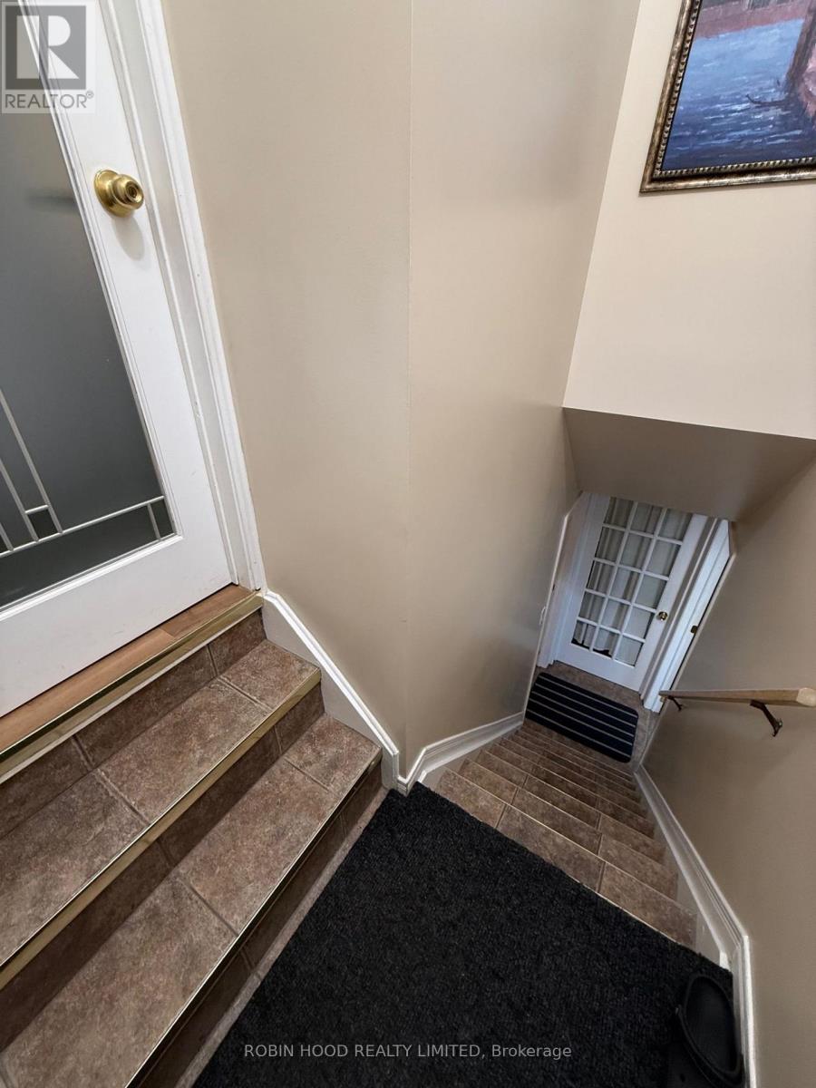 2469 Innes Road Property Photo 14