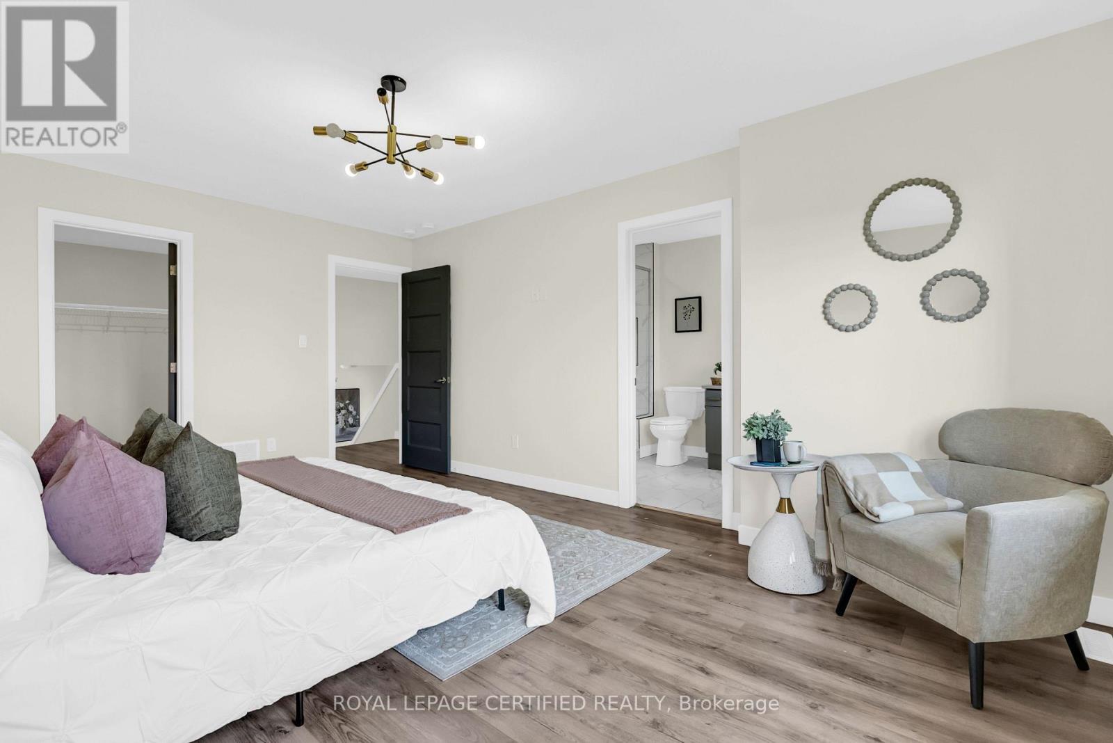 36 - 3380 Singleton Avenue Property Photo 16