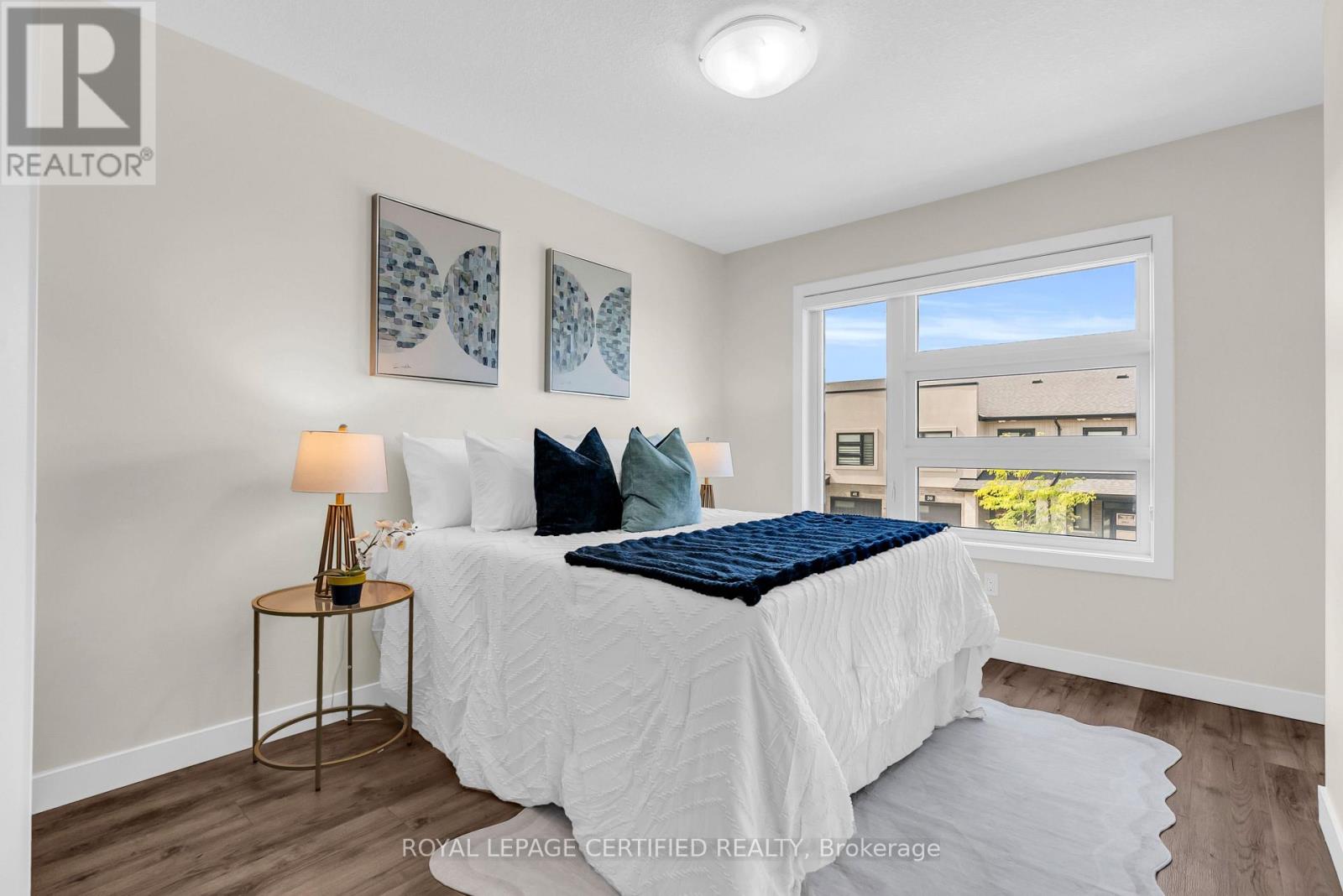 36 - 3380 Singleton Avenue Property Photo 19
