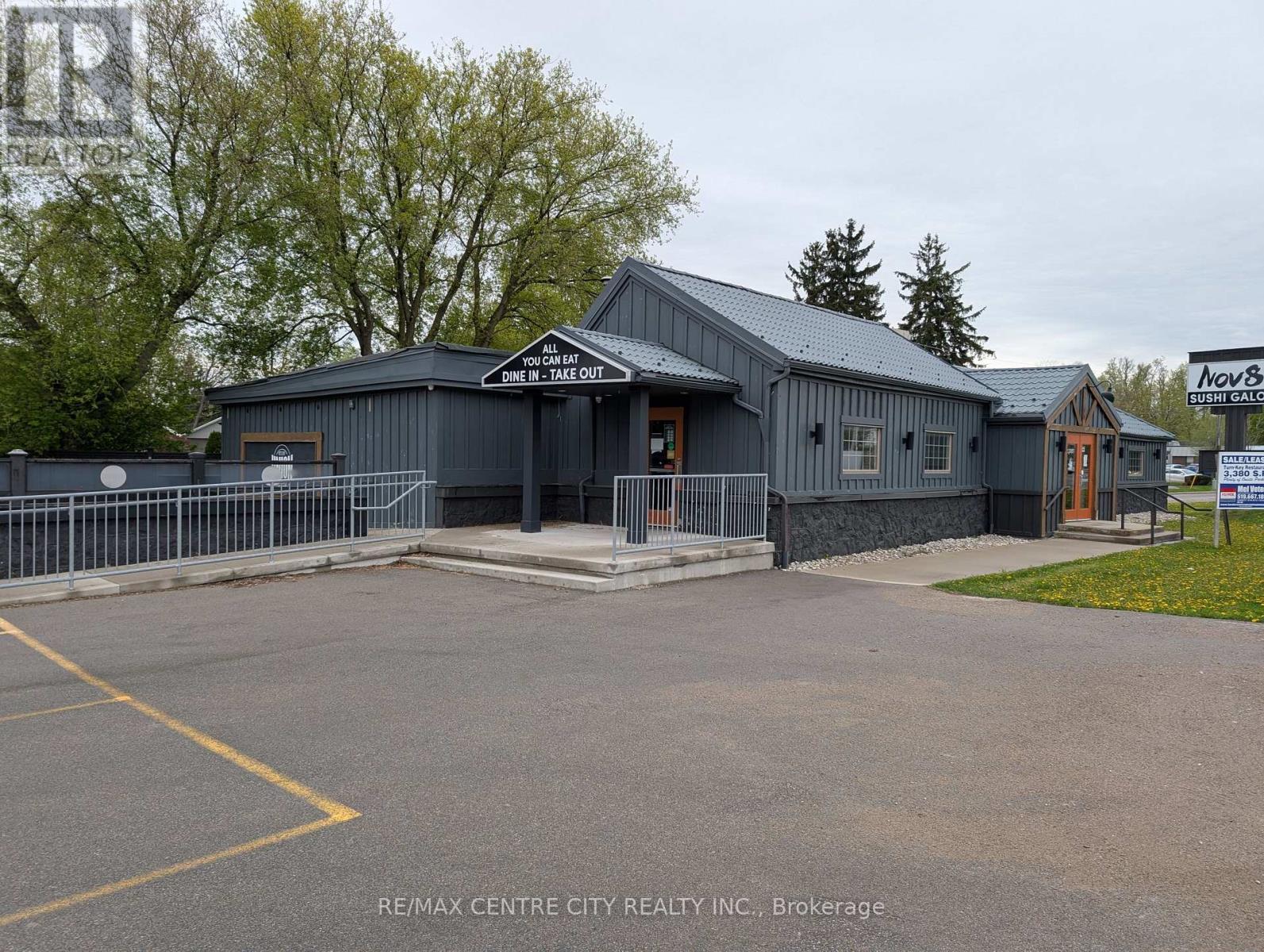 2300 Wharncliffe Road S Property Photo 1