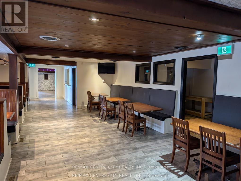 2300 Wharncliffe Road S Property Photo 4