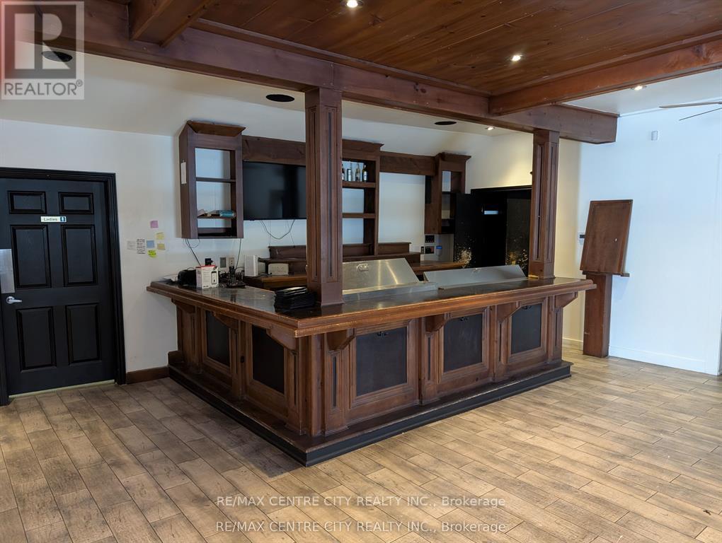 2300 Wharncliffe Road S Property Photo 7