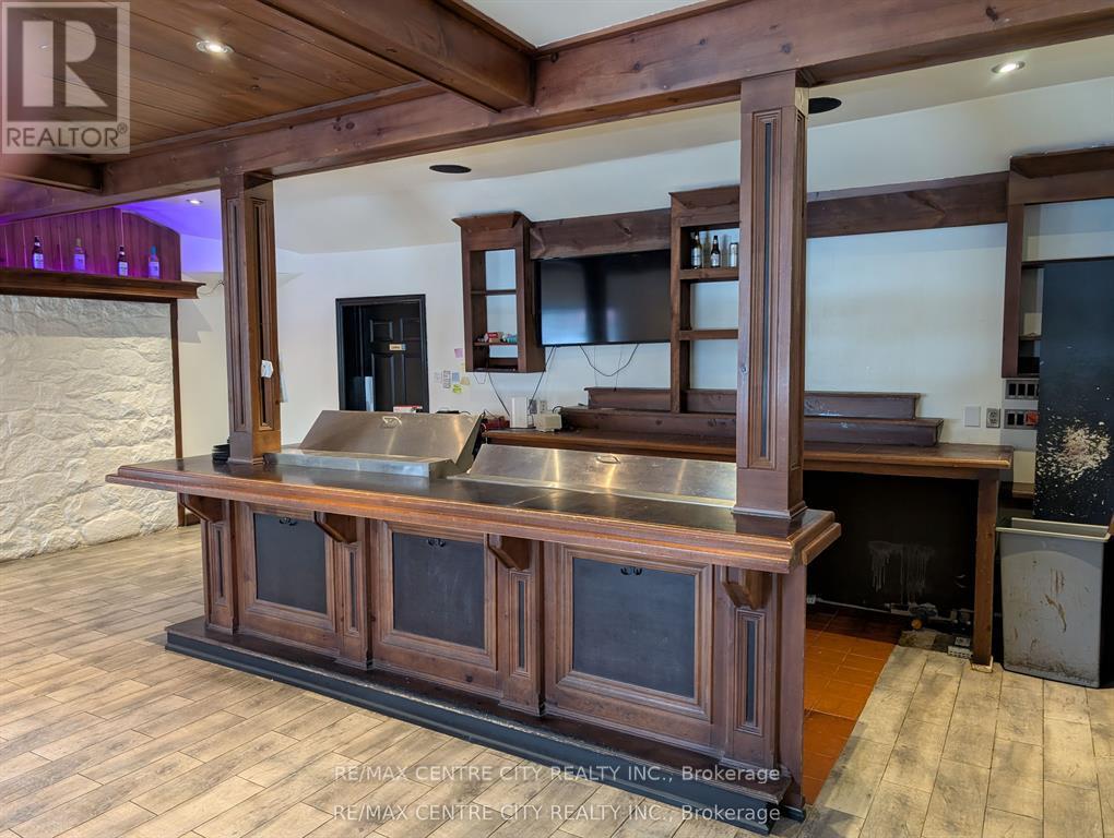 2300 Wharncliffe Road S Property Photo 8