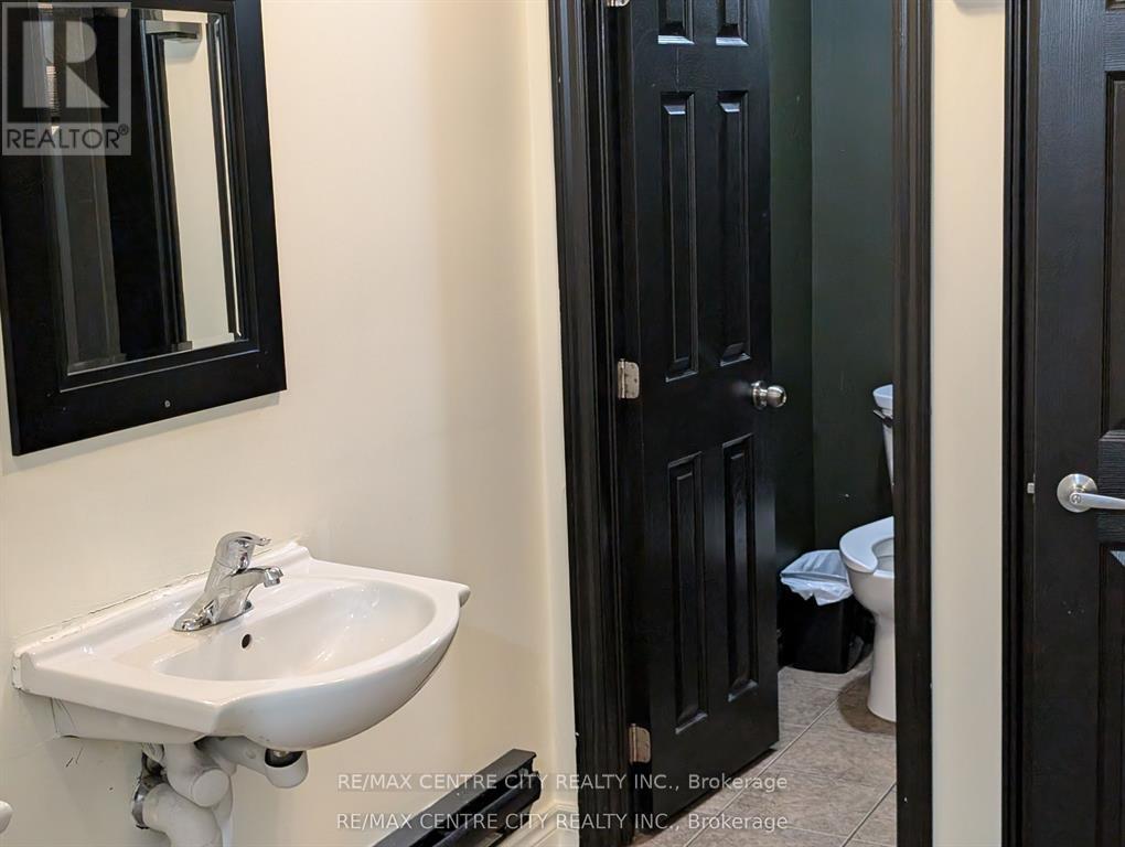 2300 Wharncliffe Road S Property Photo 19
