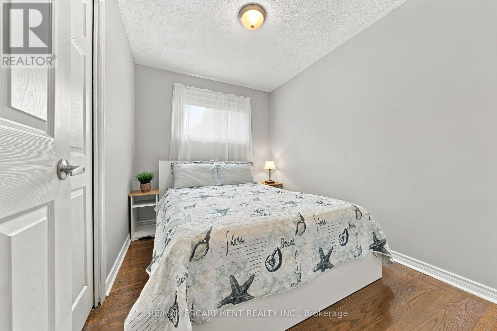 429 Limeridge Road W Property Photo 9