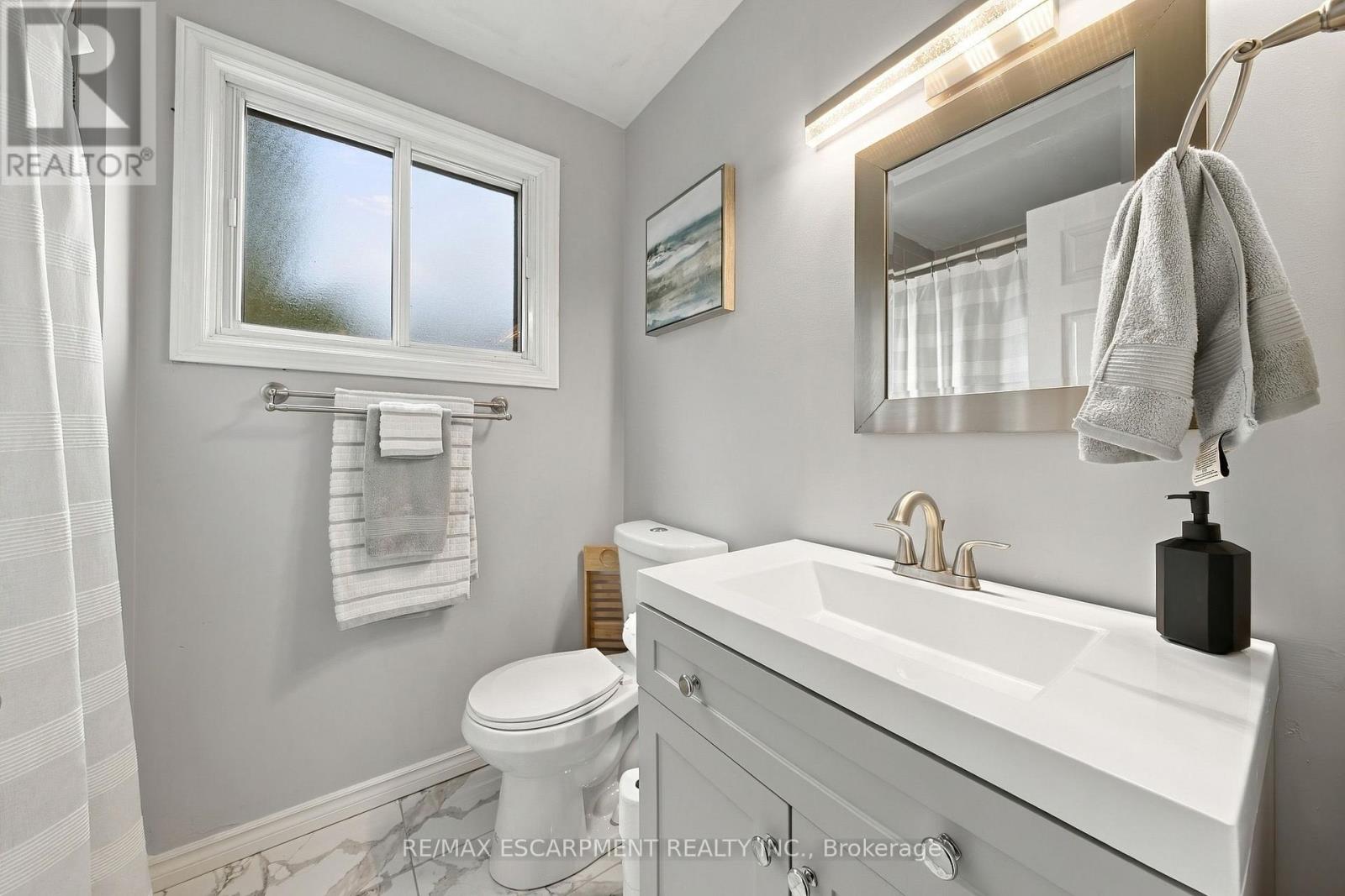 429 Limeridge Road W Property Photo 10
