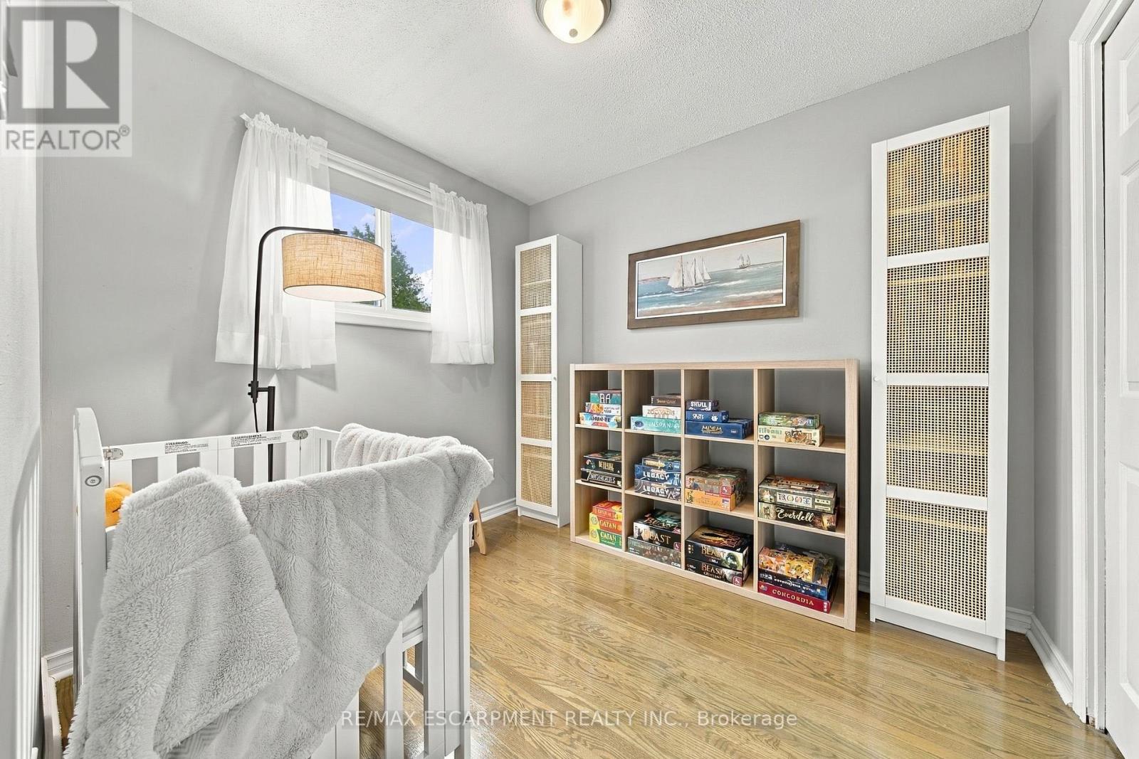 429 Limeridge Road W Property Photo 11