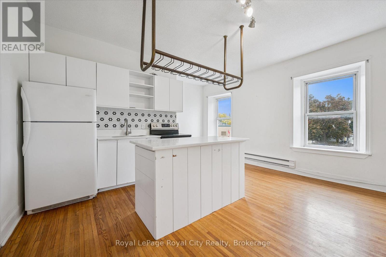 A - 129 Metcalfe Street Property Photo 10