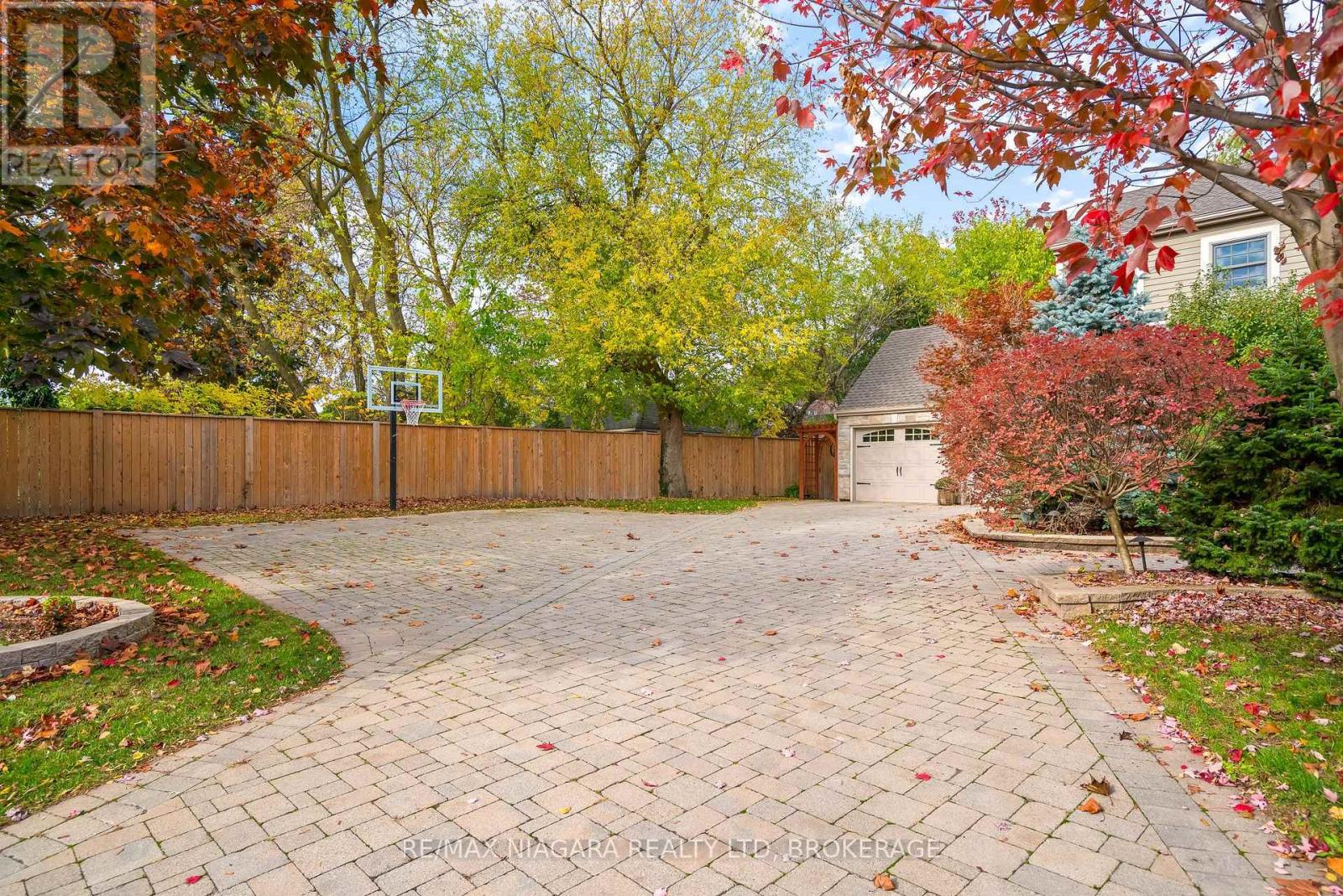 851 Charlotte Street Property Photo 2