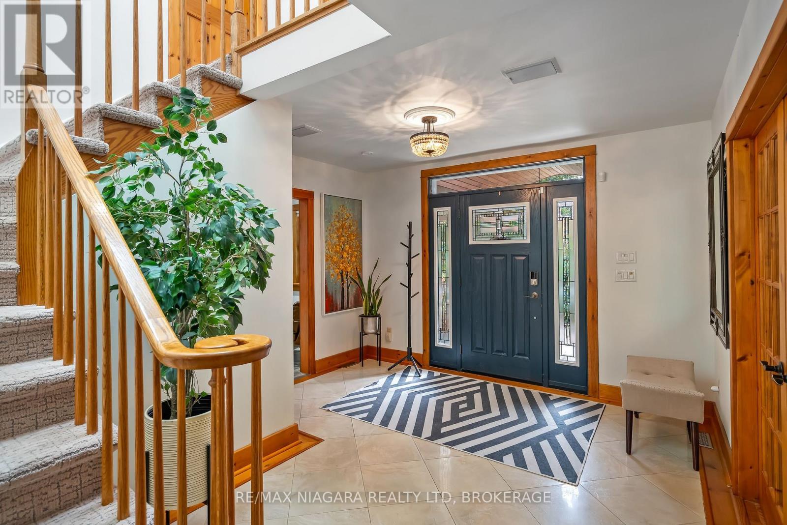 851 Charlotte Street Property Photo 10