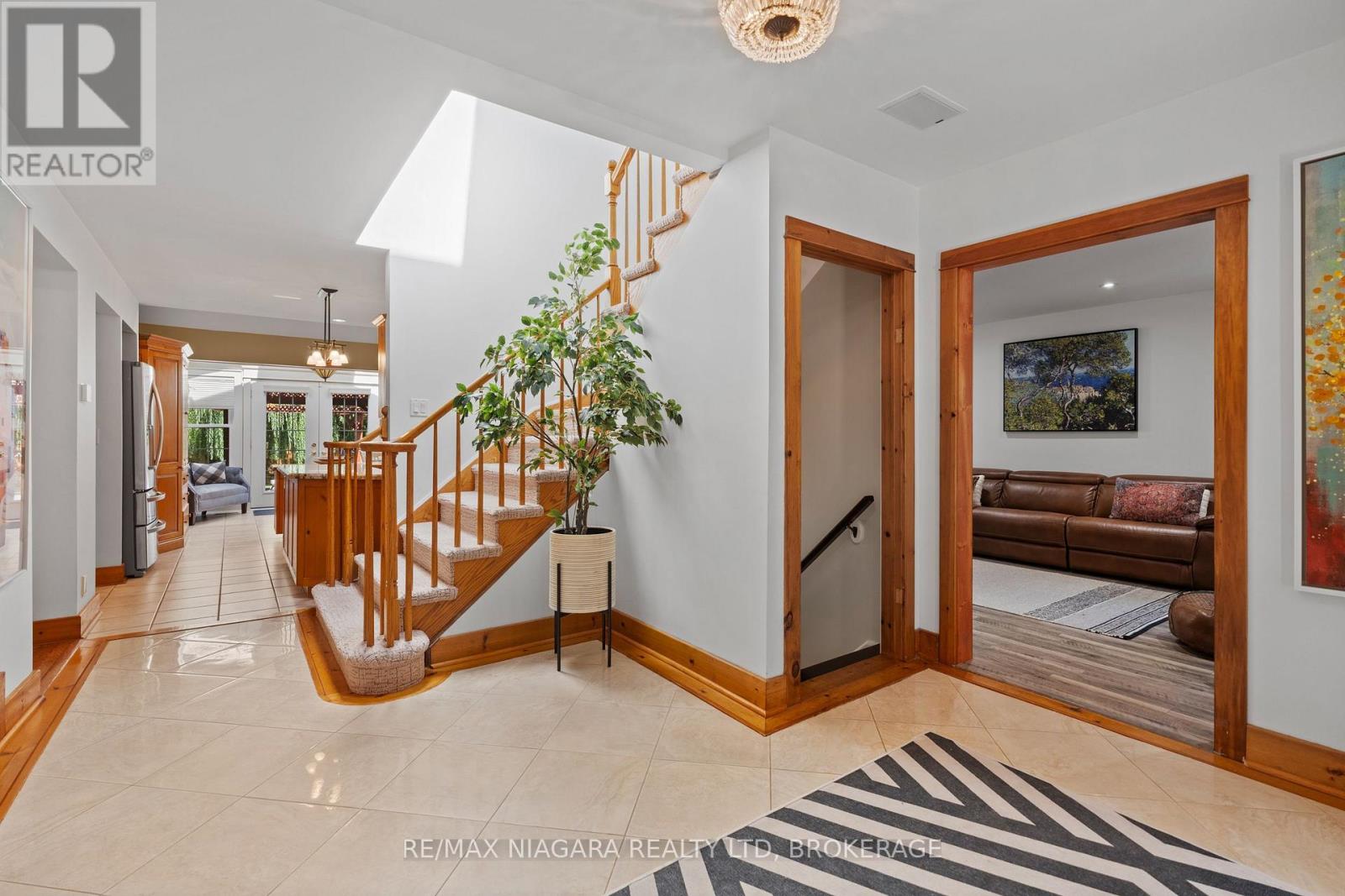 851 Charlotte Street Property Photo 11